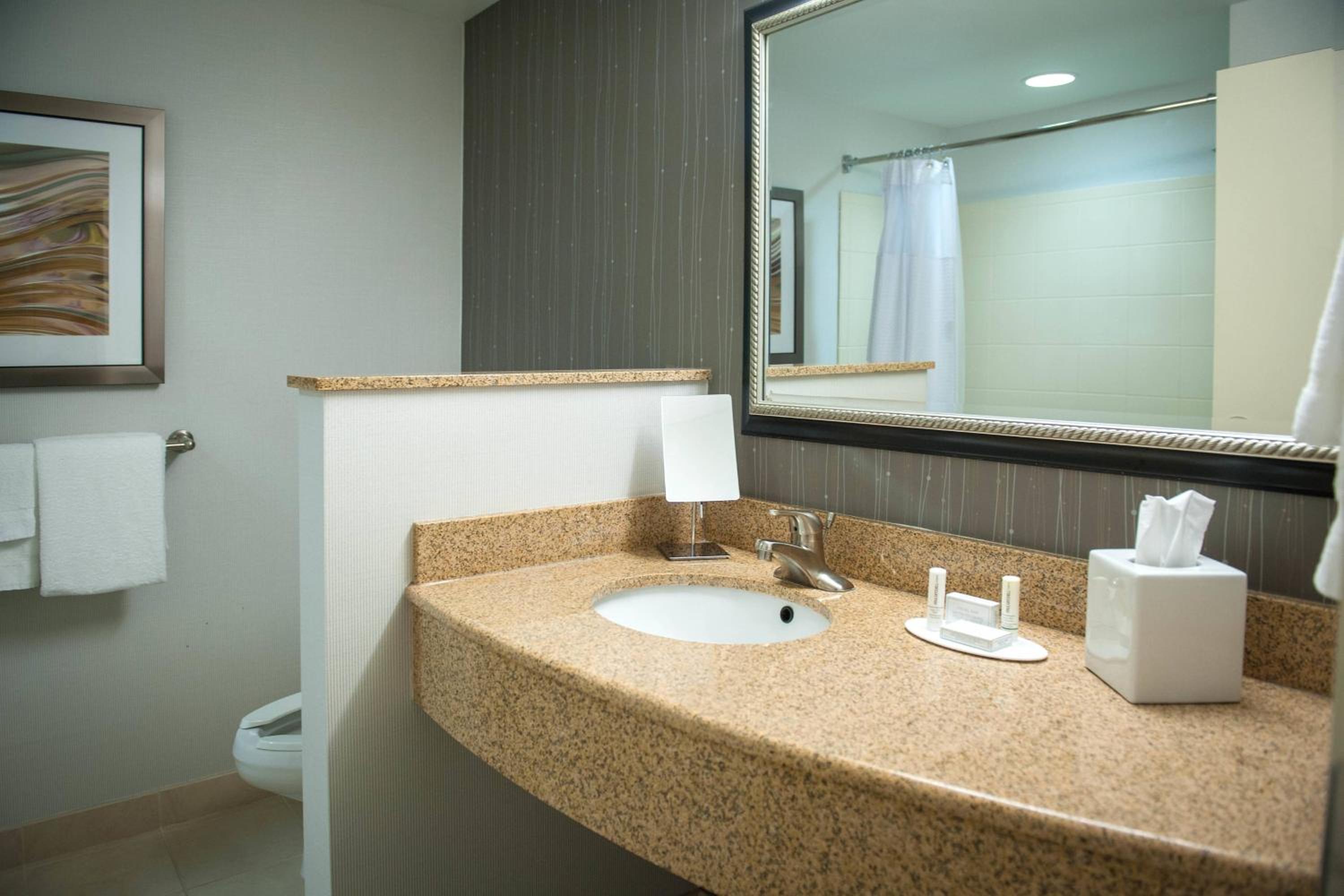 Double Queen Room - Photo 2