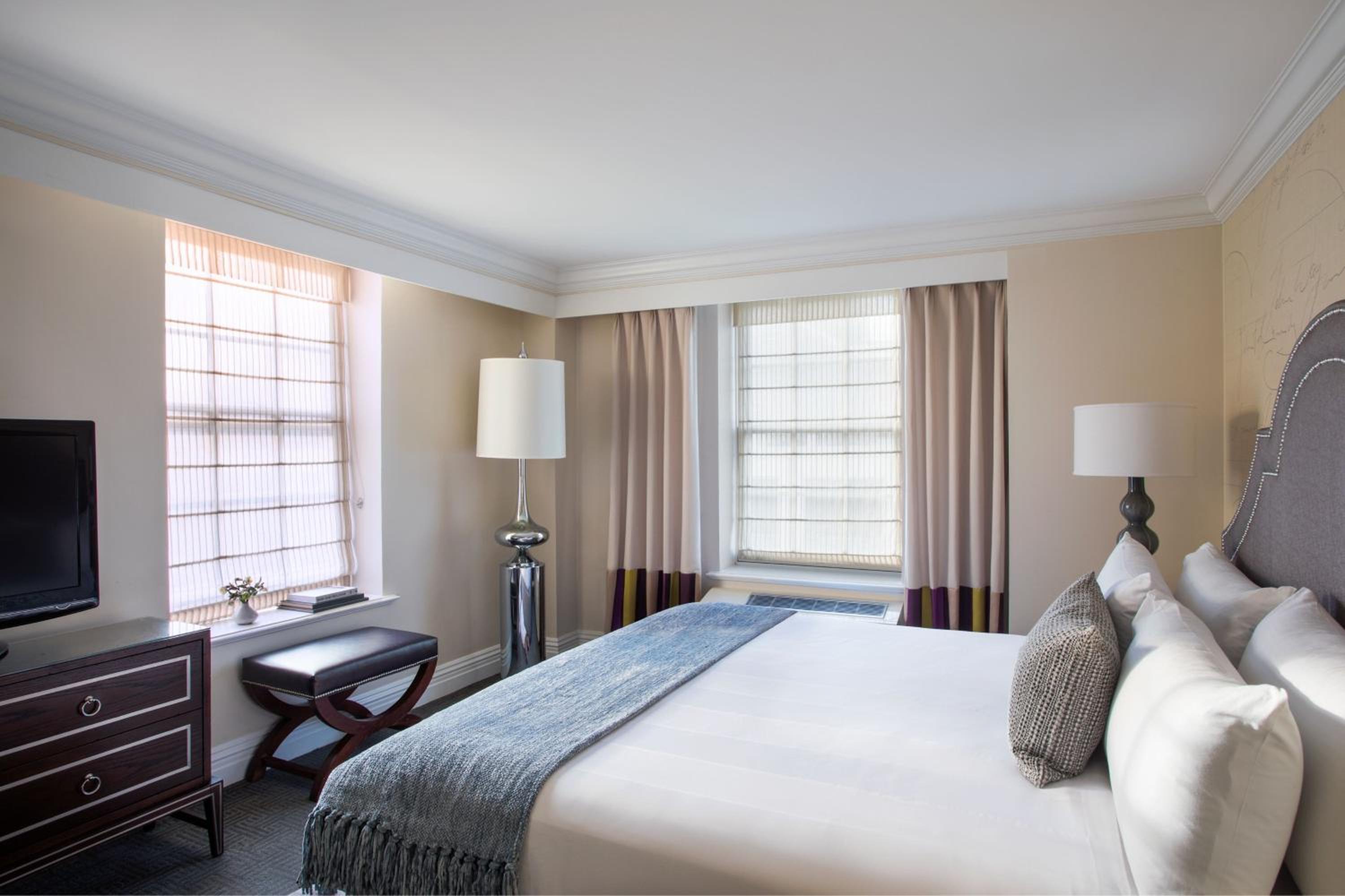 Executive King Suite photo 2