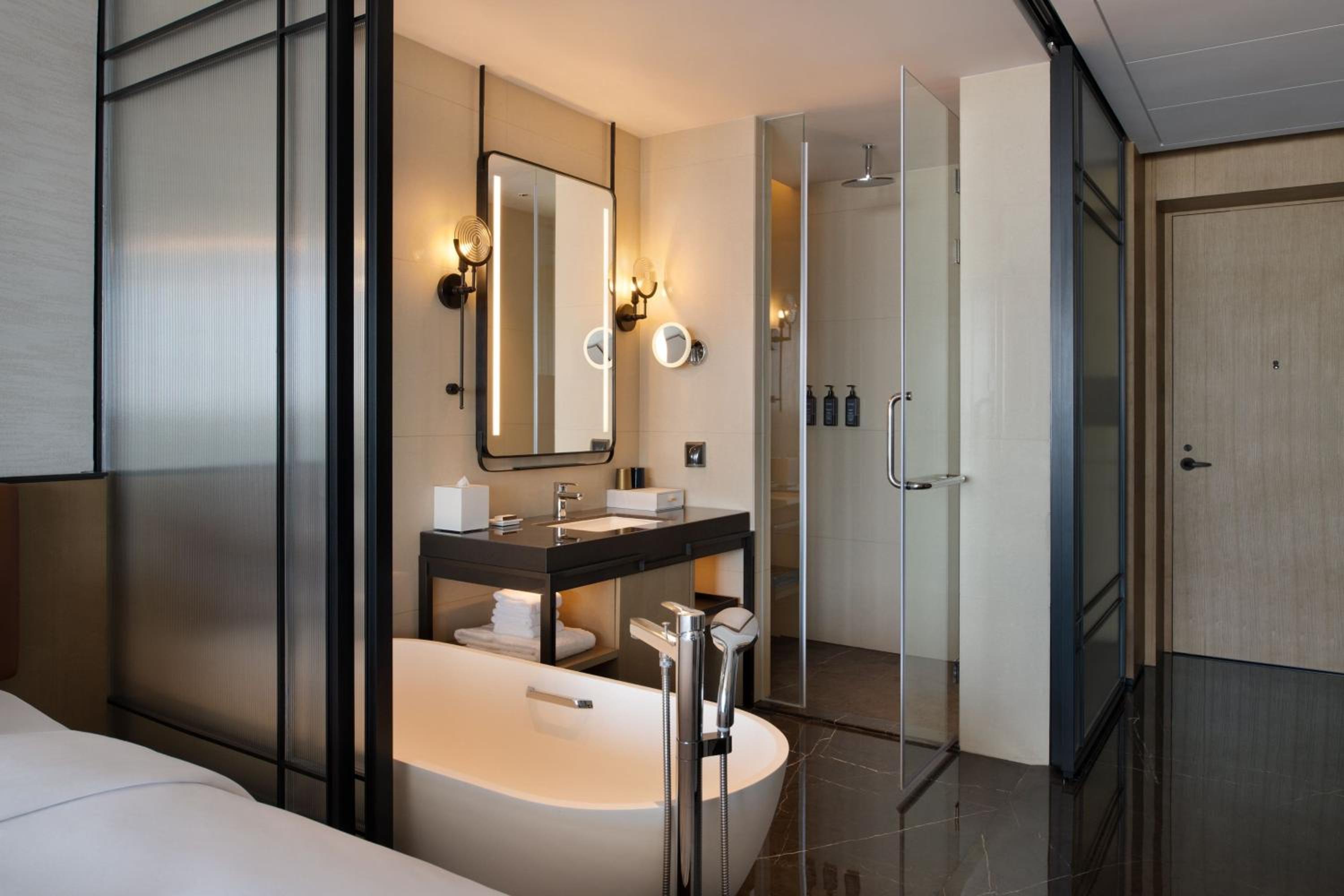 Studio with Two Double Beds, Balcony and Ocean View - Photo 1