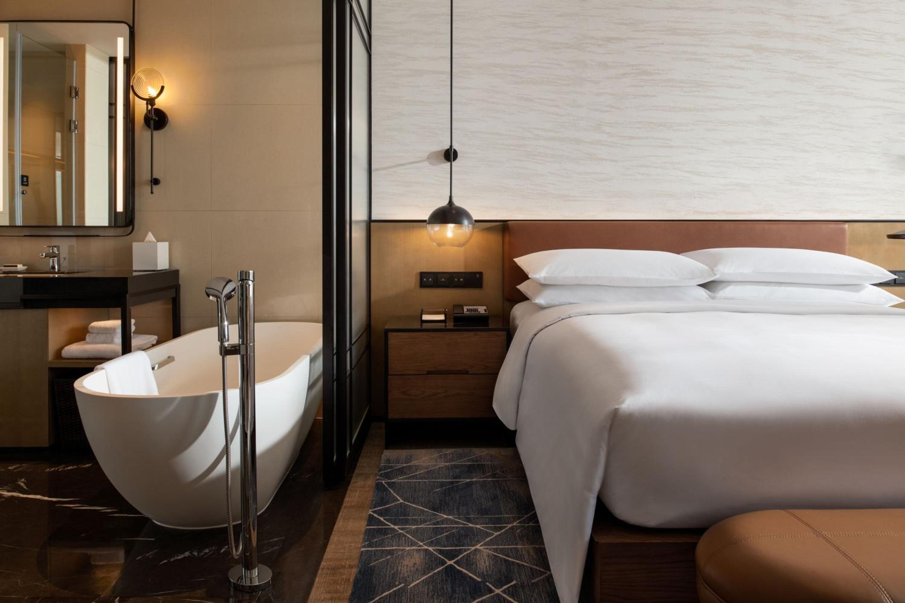 King Room with Mountain View