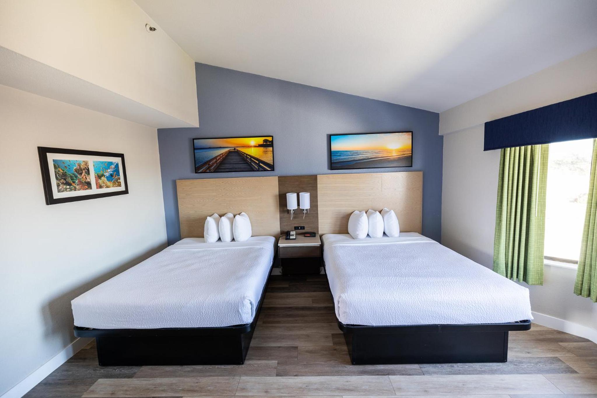 Ocean view Two Queens bedroom Nonsmoking - Photo 5
