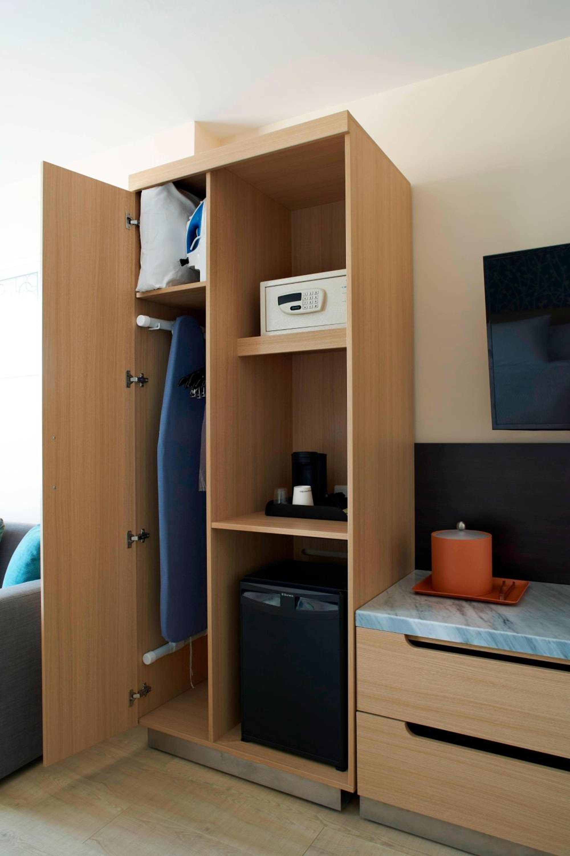 Superior Double Studio with Sofa Bed photo 3