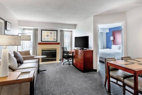 Two-Bedroom Suite with Fireplace - Photo 1
