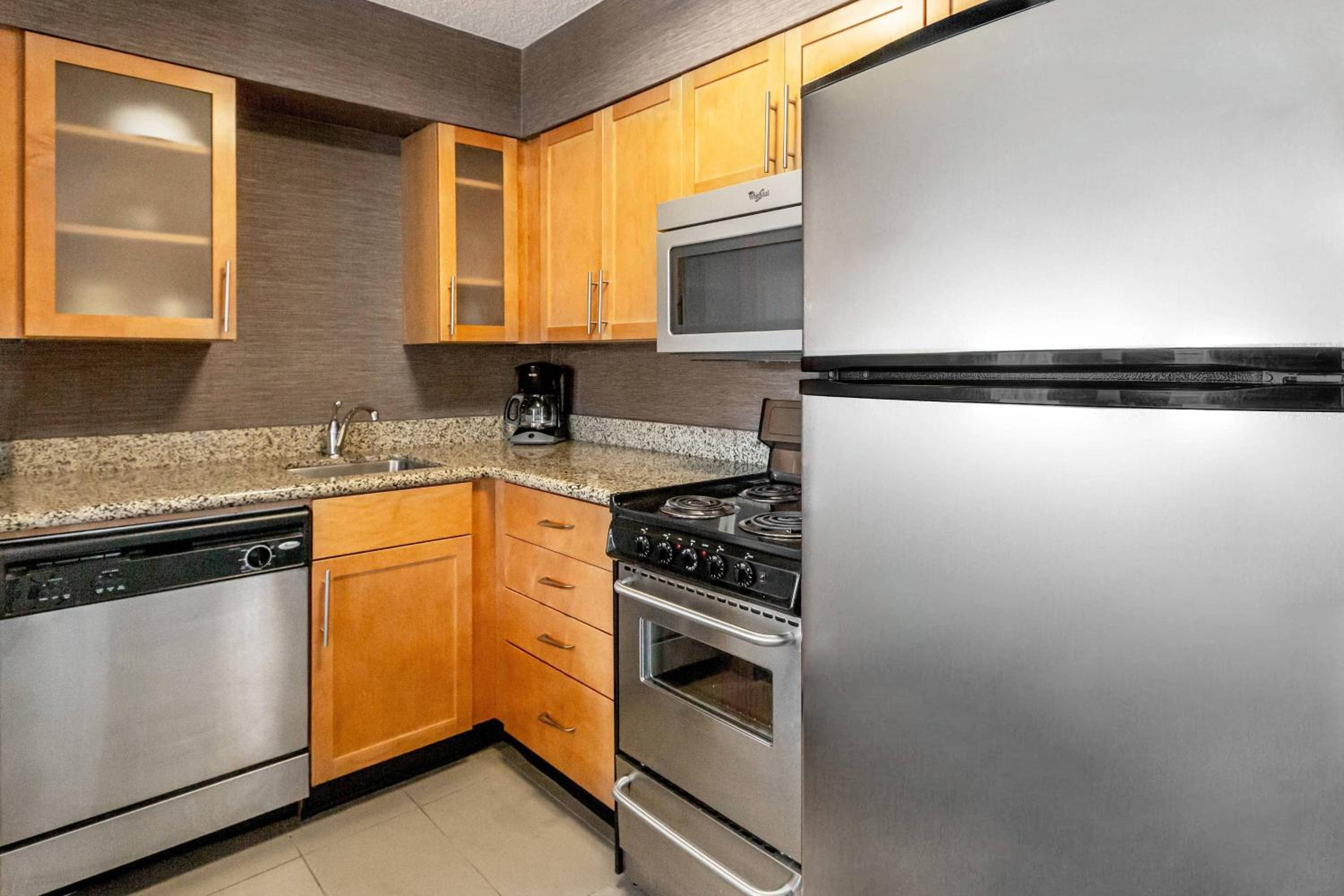Two-Bedroom Suite with Fireplace - Photo 2