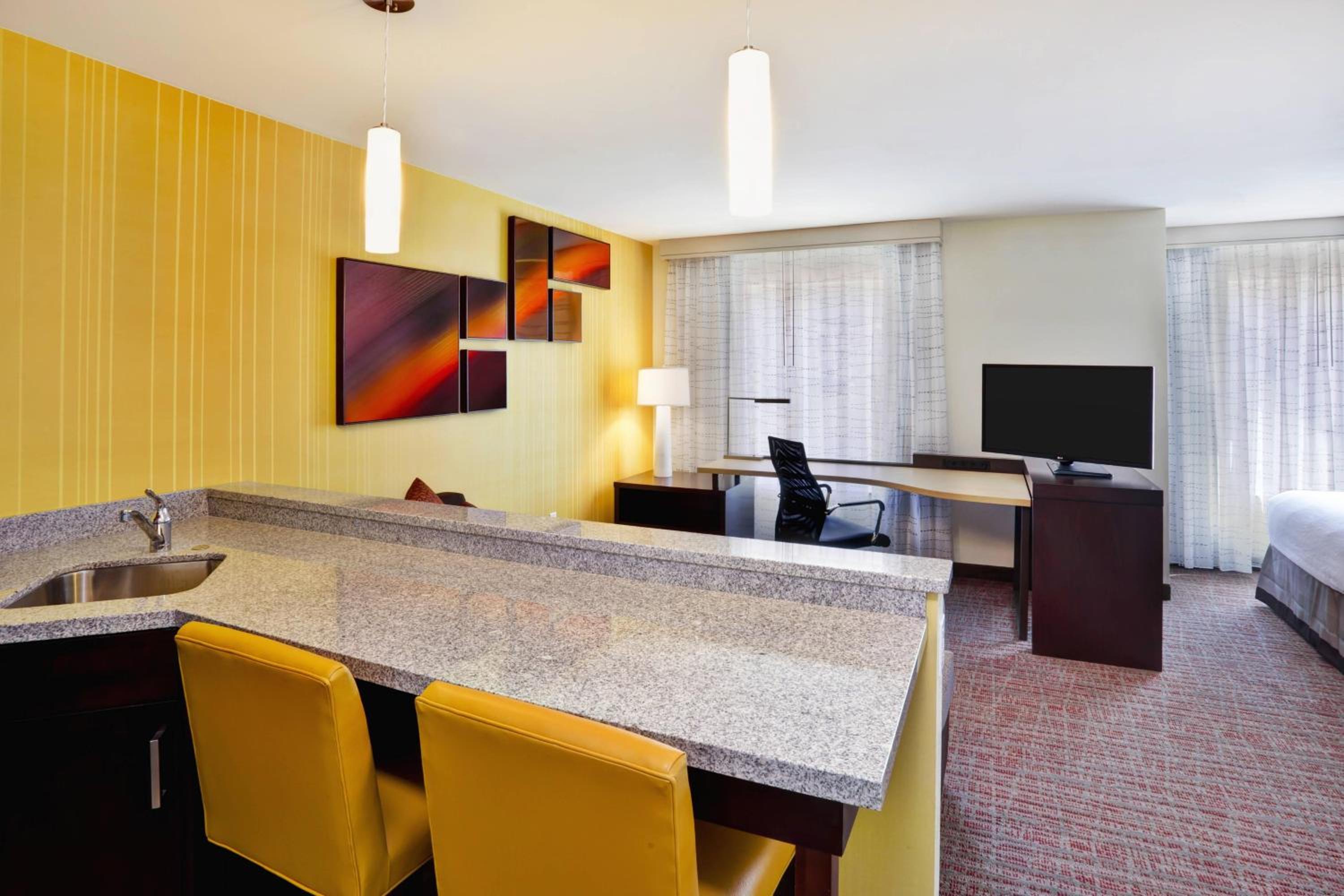 King Suite with Sofa Bed photo 2