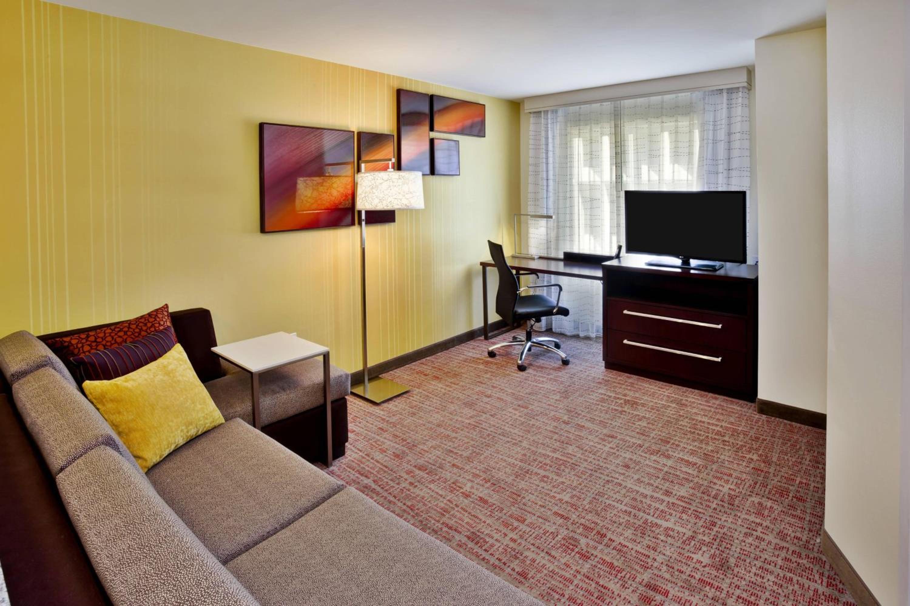 One-Bedroom King Suite with Sofa Bed photo 1