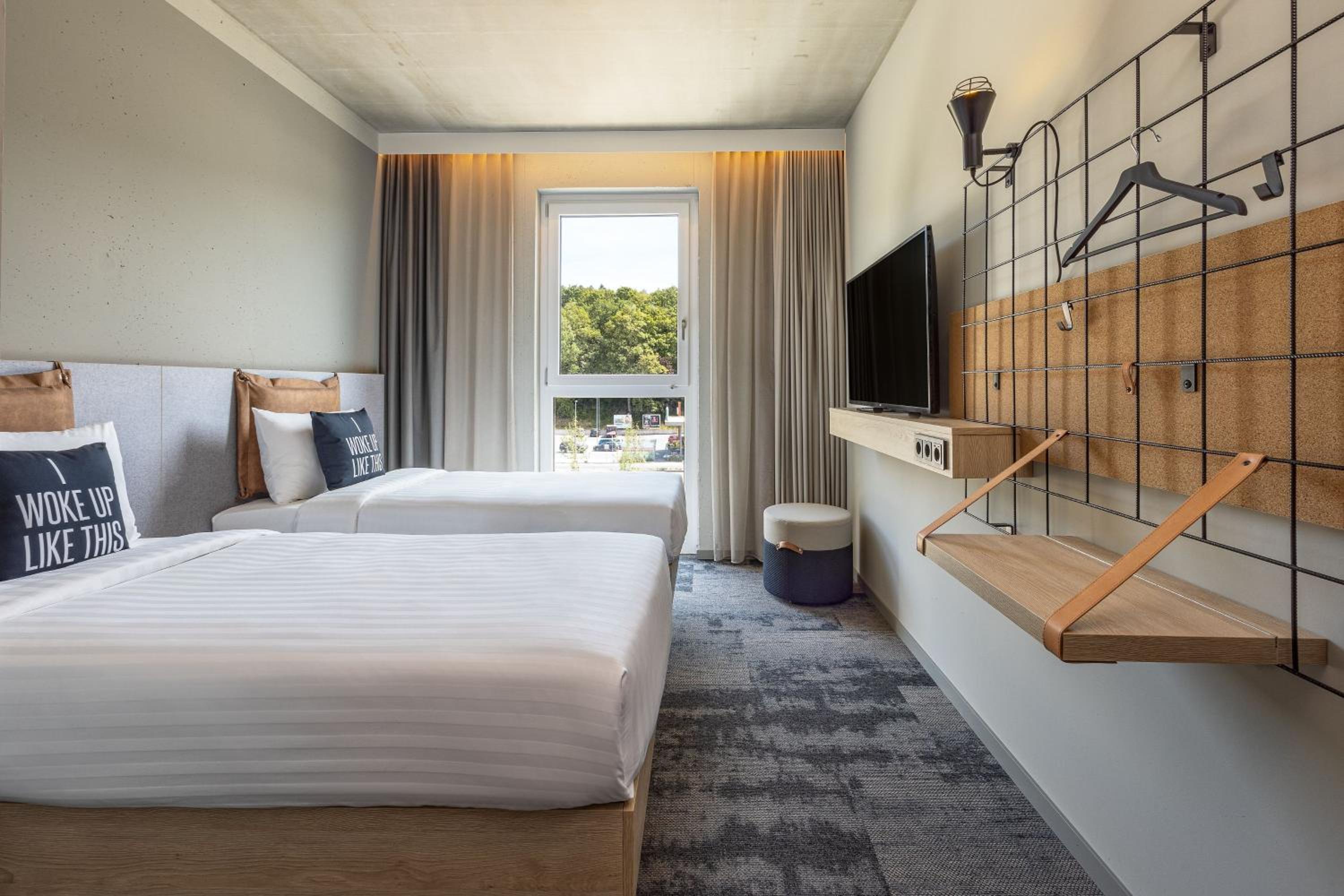 Moxy Twin Room with City View