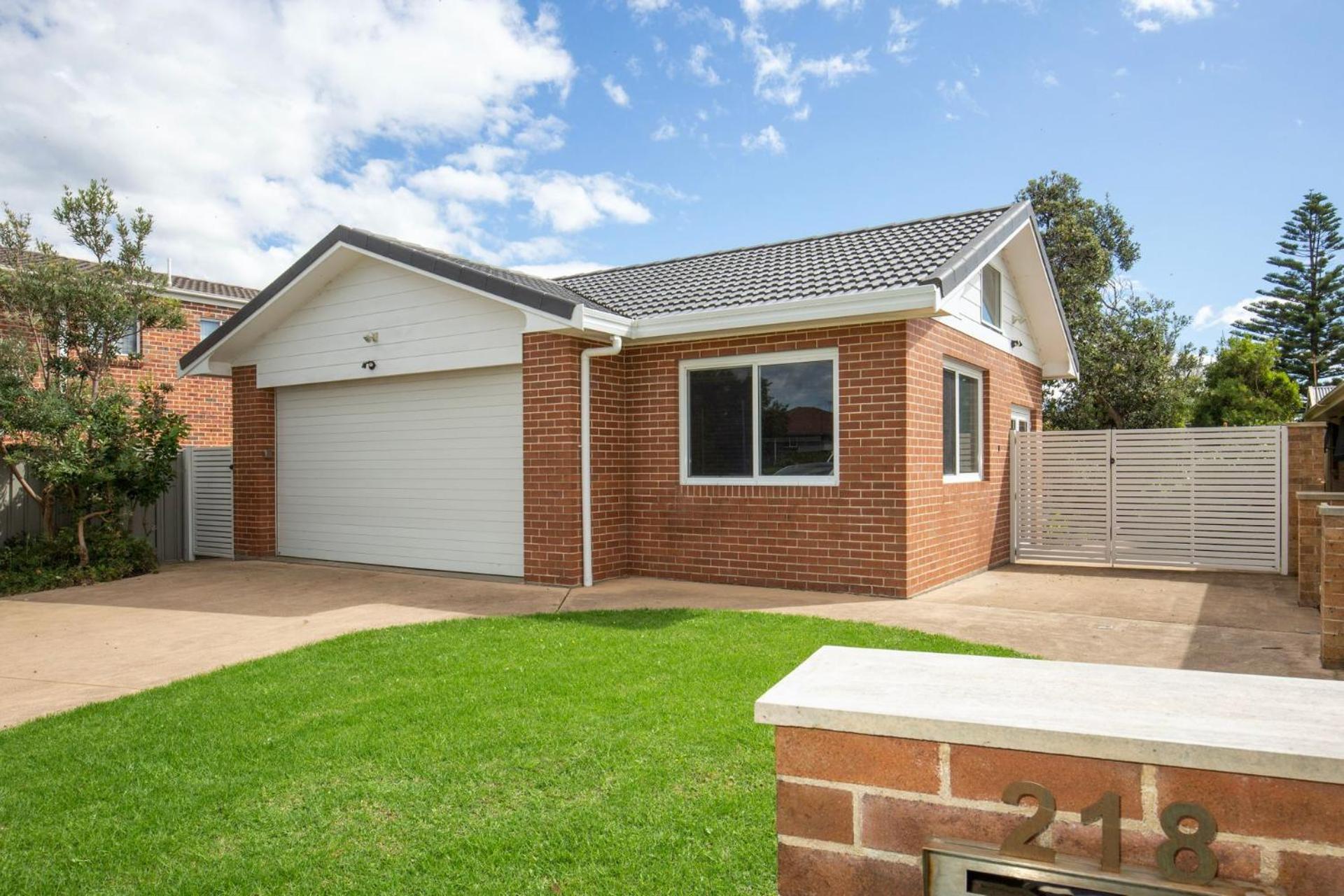 Four-Bedroom House photo 3