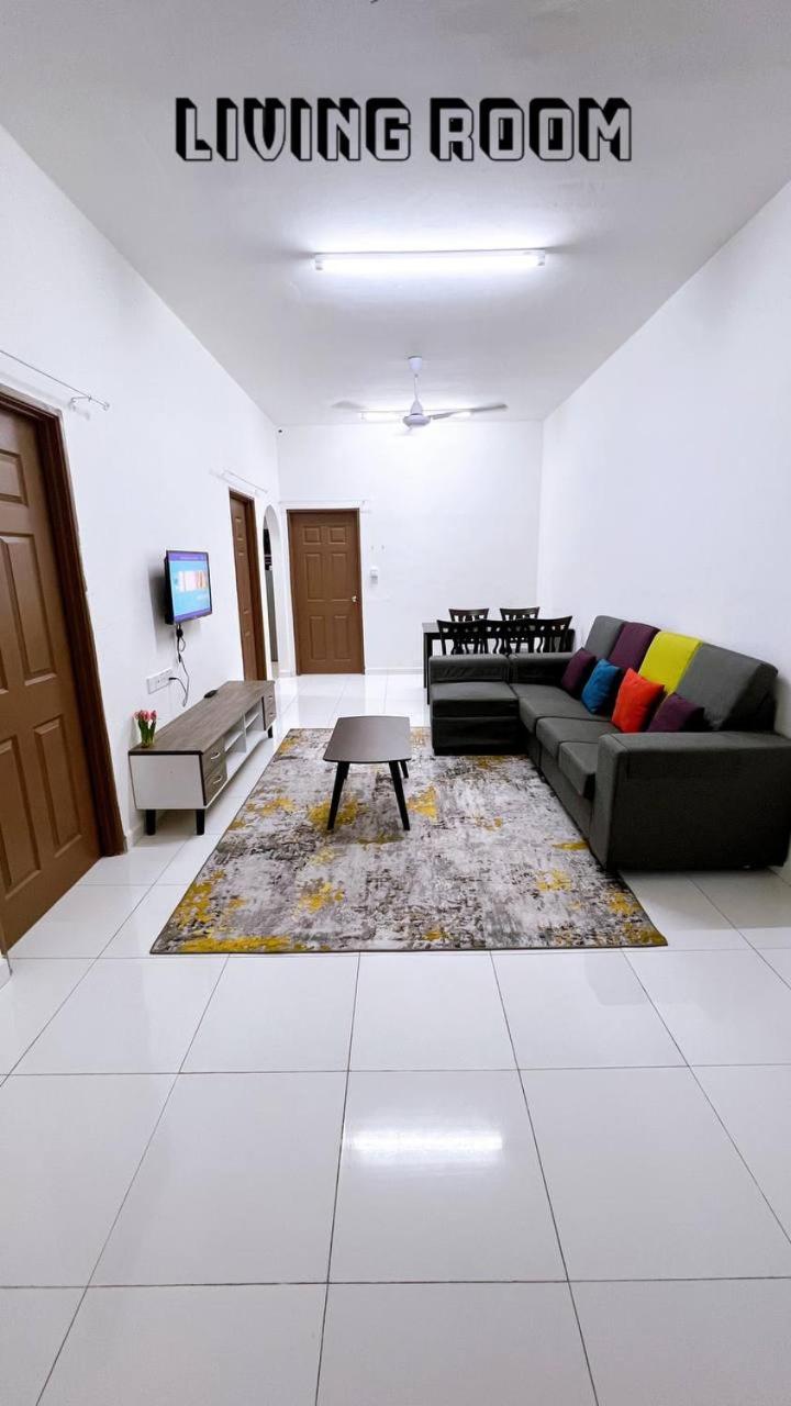 Three-Bedroom Apartment photo 1