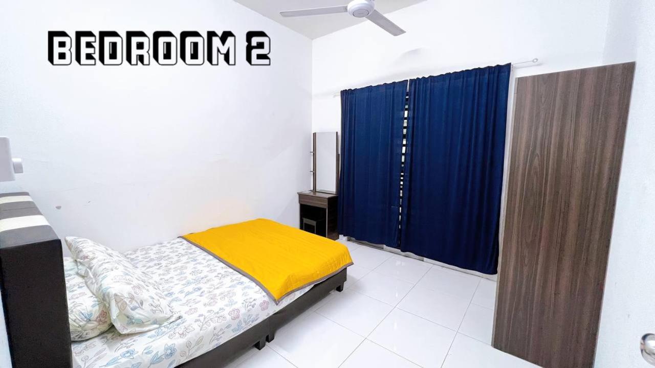 Three-Bedroom Apartment photo 2
