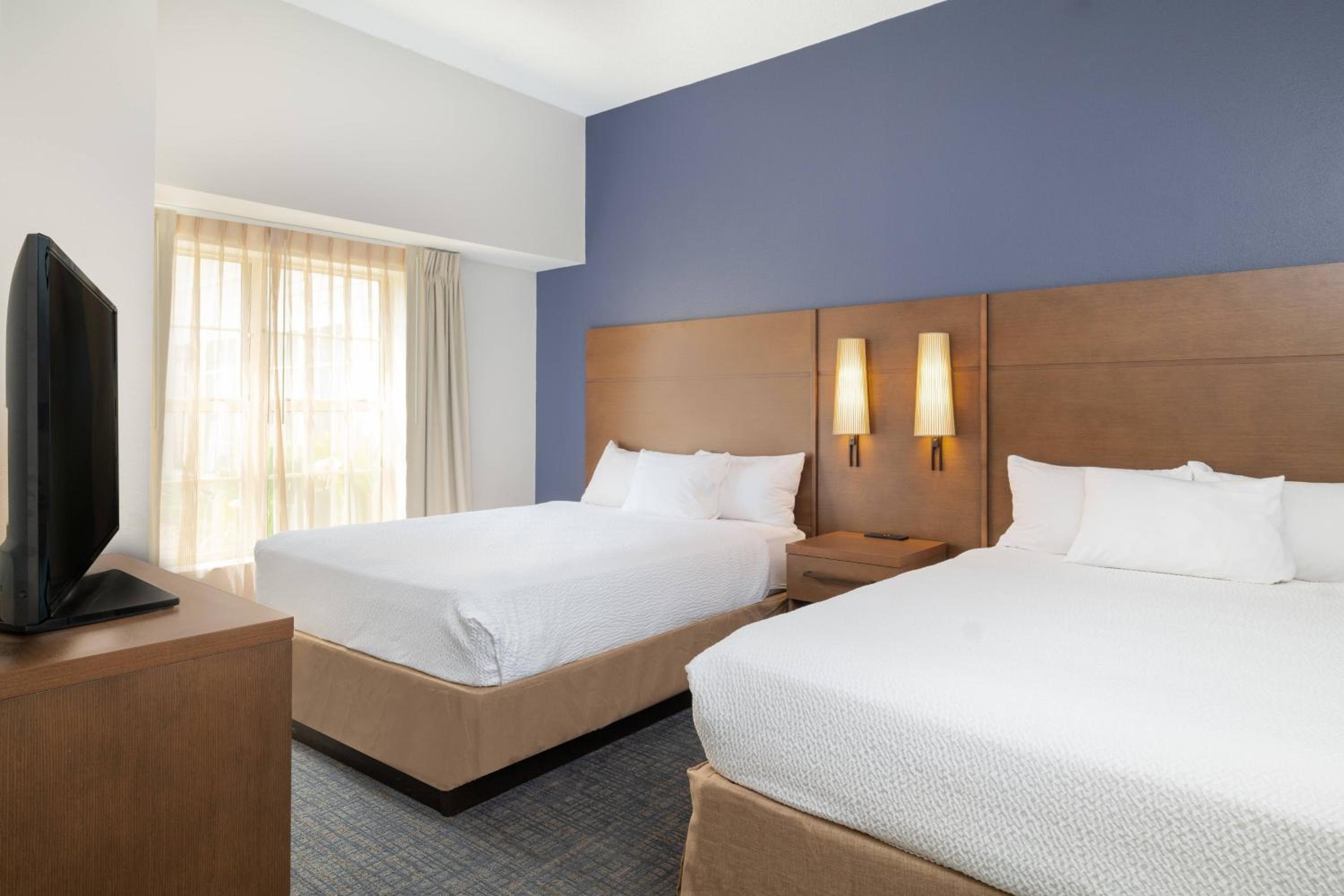 Two-Bedroom Suite - Photo 10