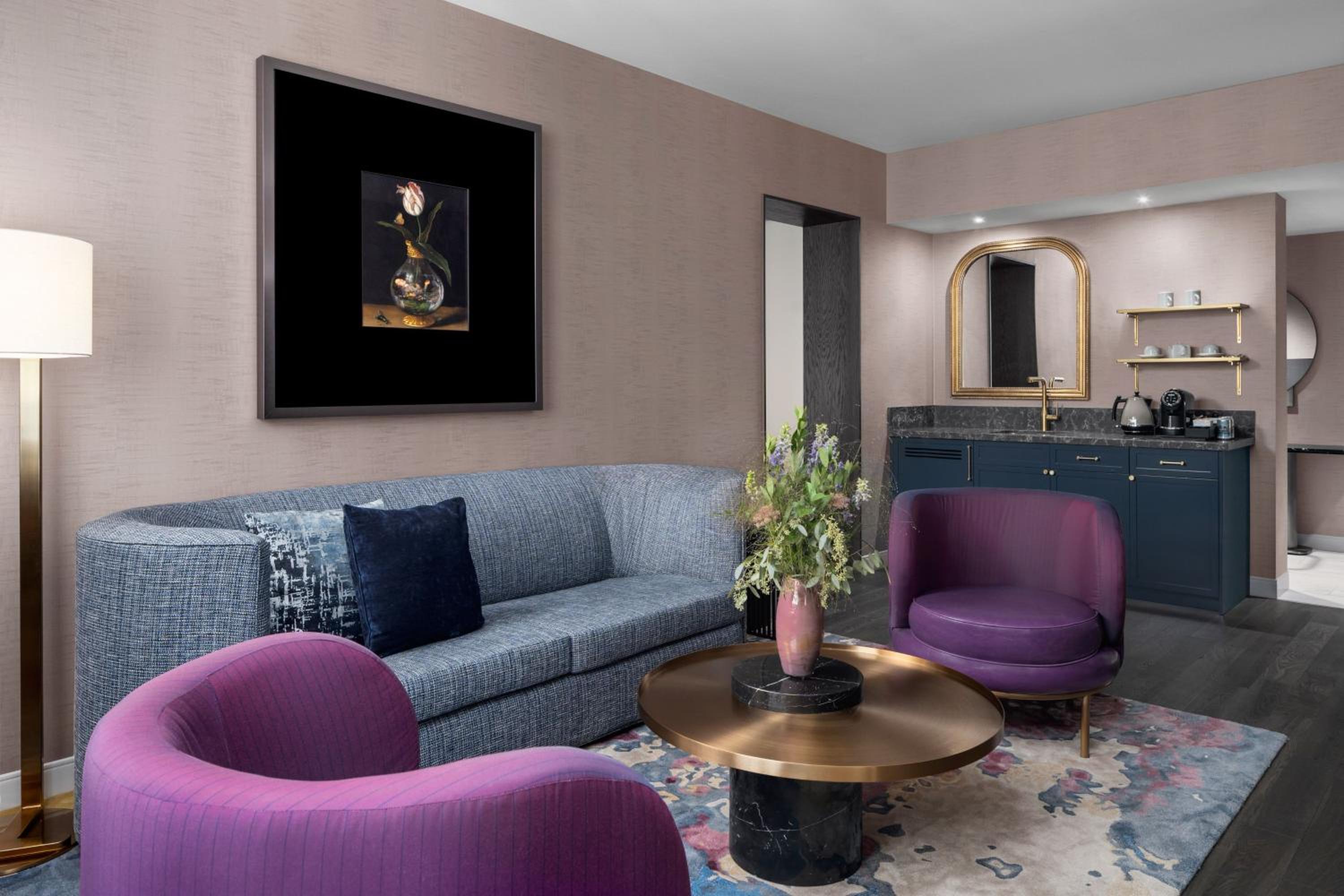 One-Bedroom King Suite - City View