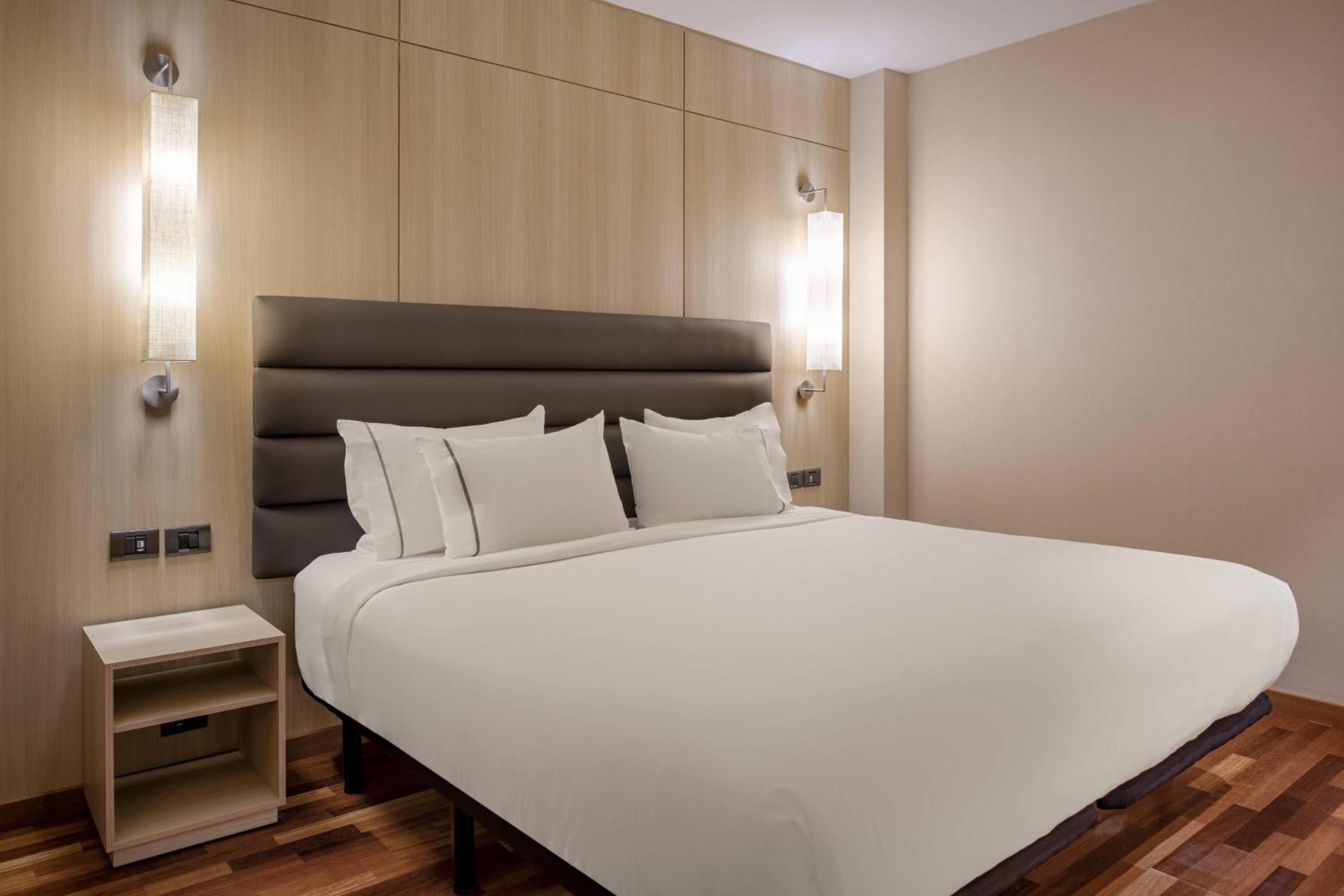 Triple Room, Guest room, 1 King, Sofa bed