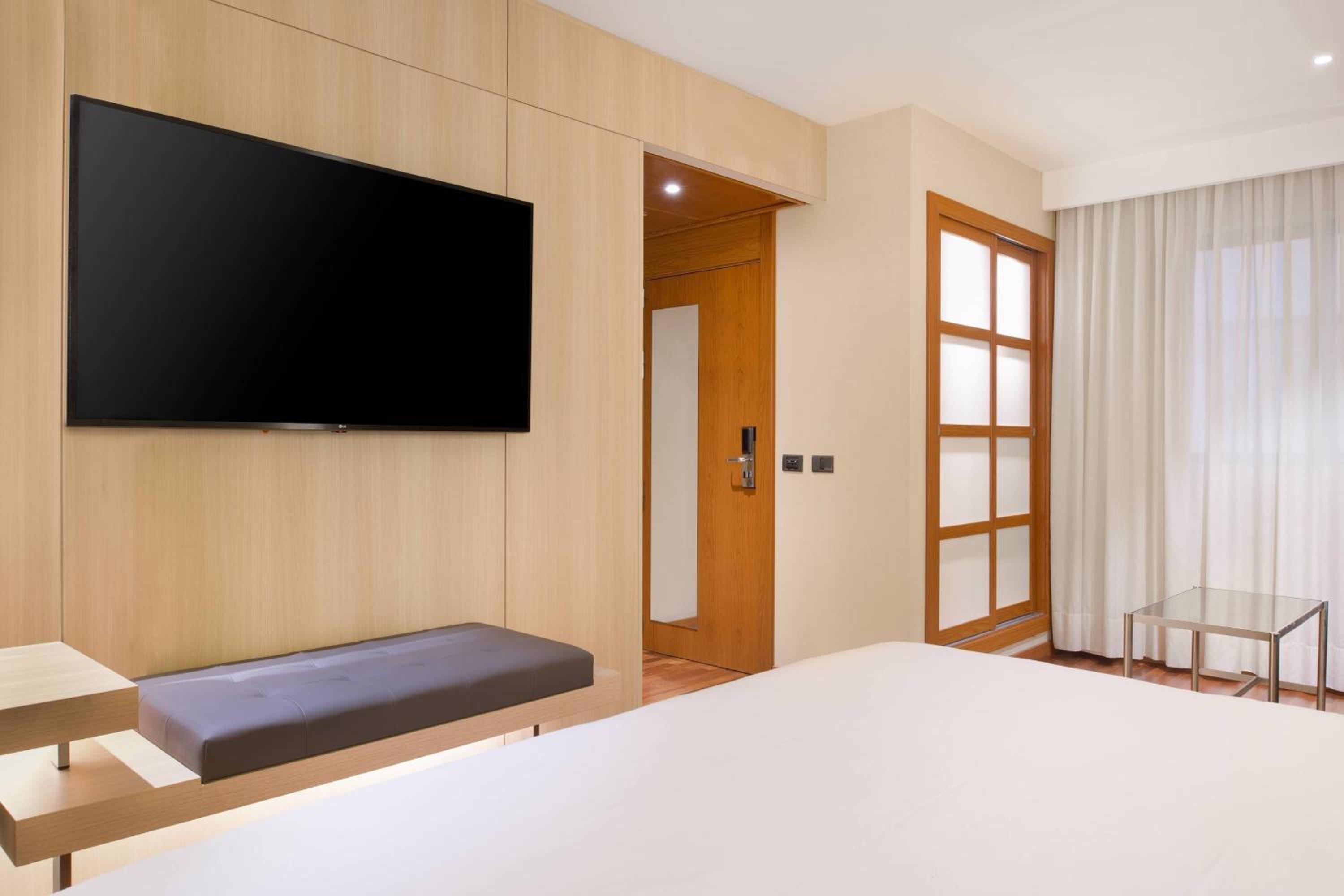 Triple Room, Guest room, 1 King, Sofa bed