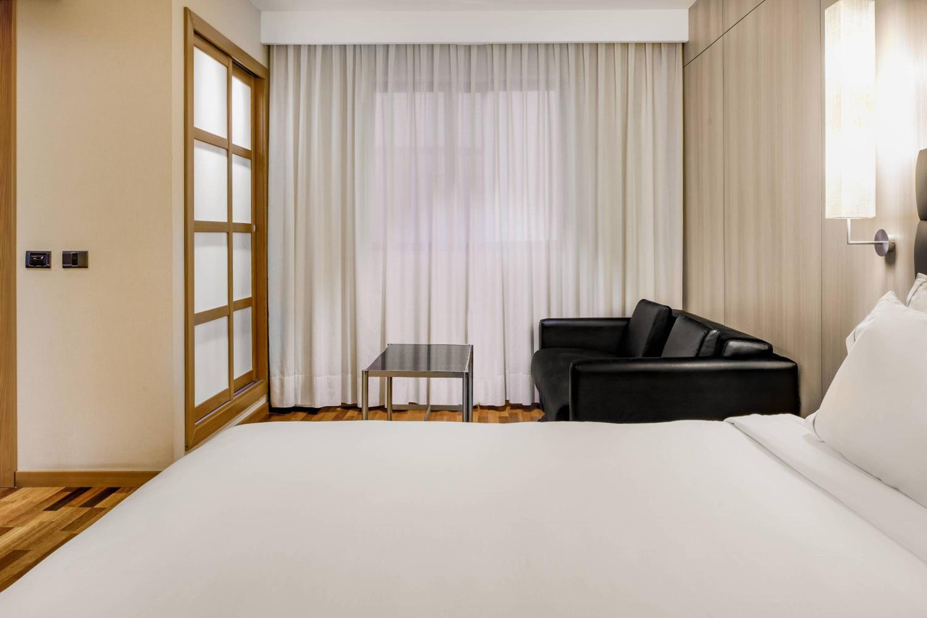 Triple Room, Guest room, 1 King, Sofa bed