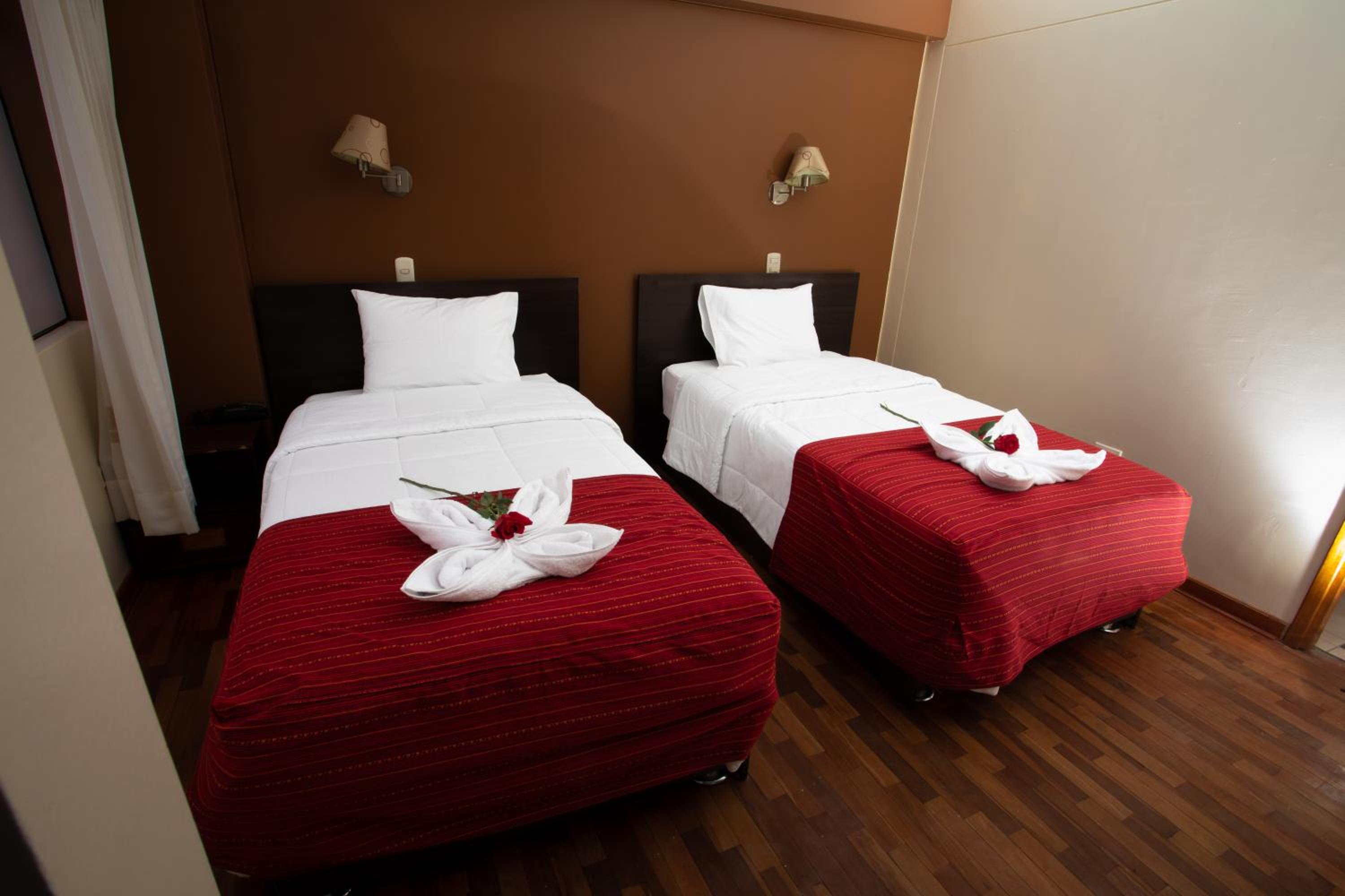 Twin Room - Photo 2