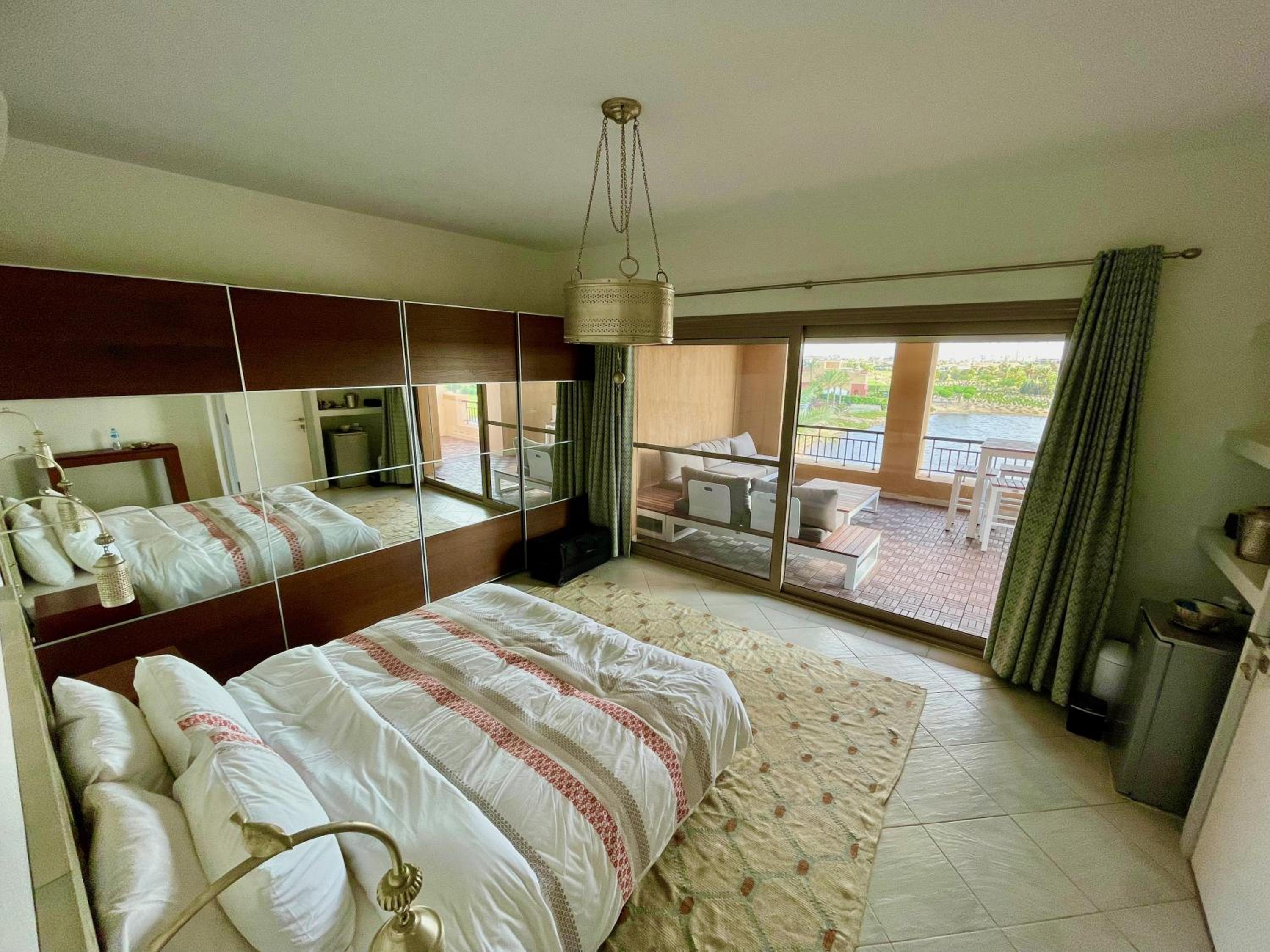 Three-Bedroom House photo 2
