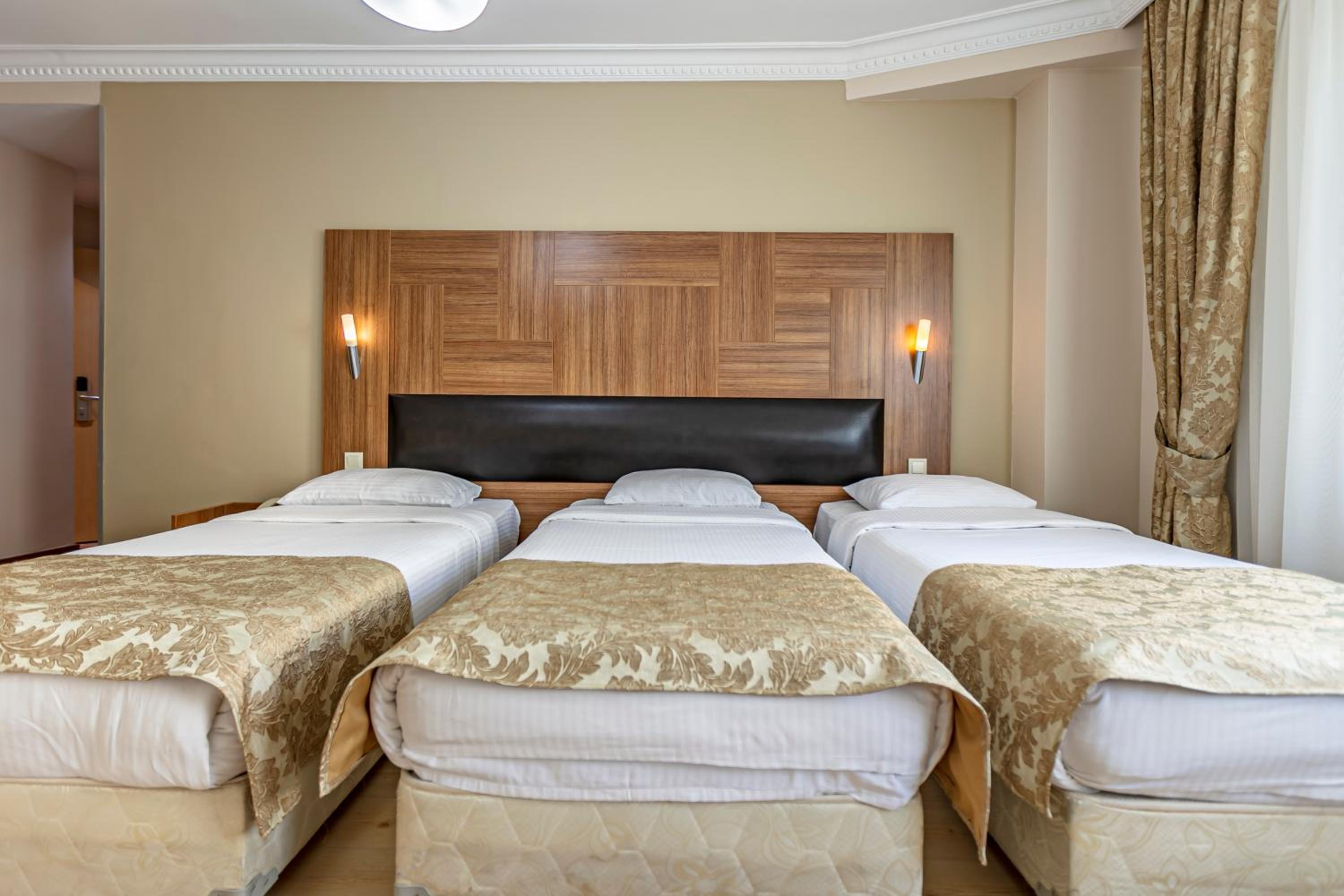 Standard Triple Room photo 3