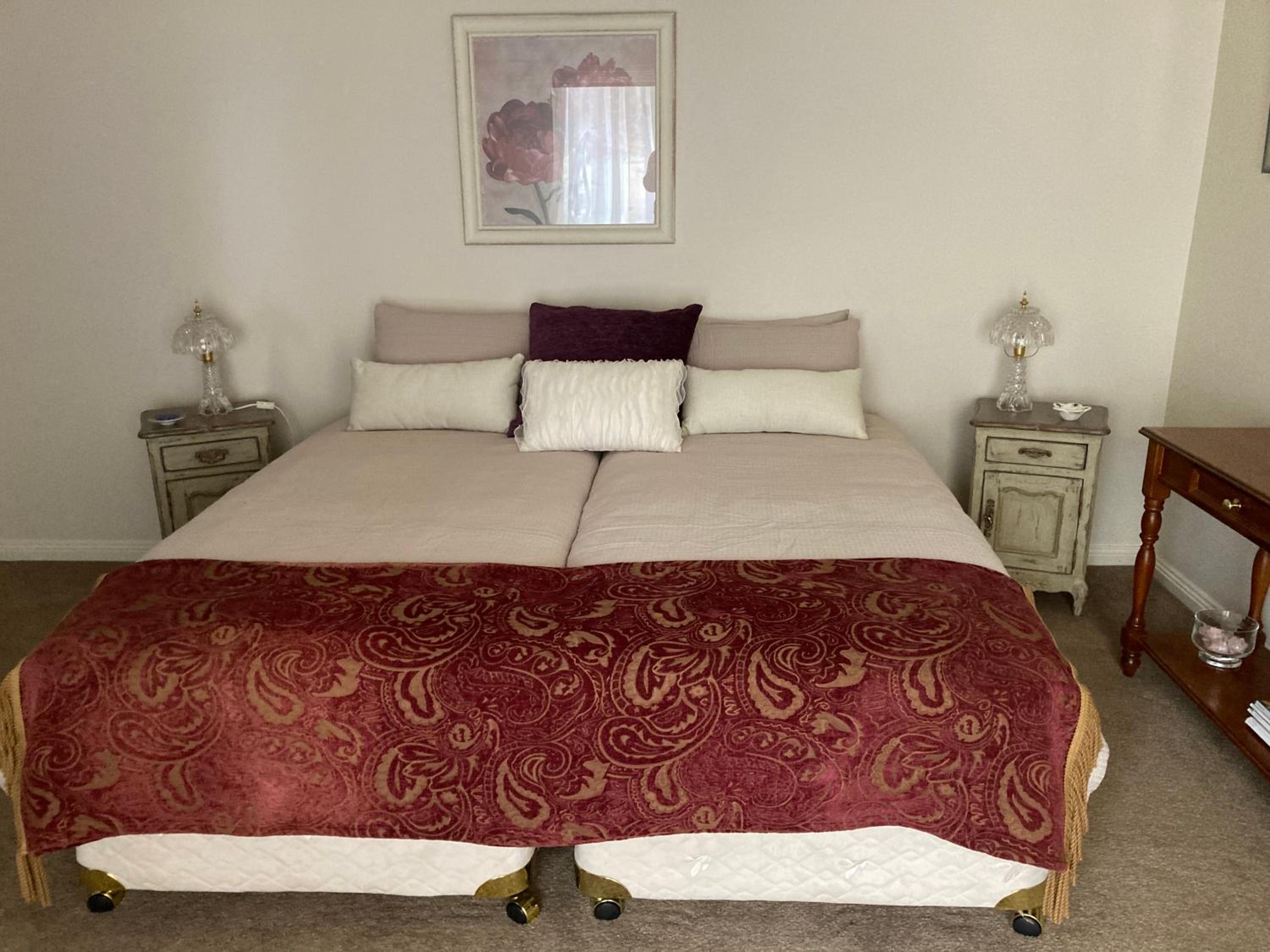 Deluxe King Suite photo 1