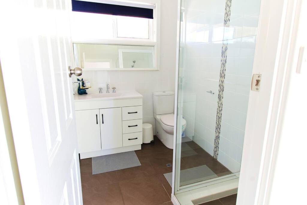 Three-Bedroom House photo 2