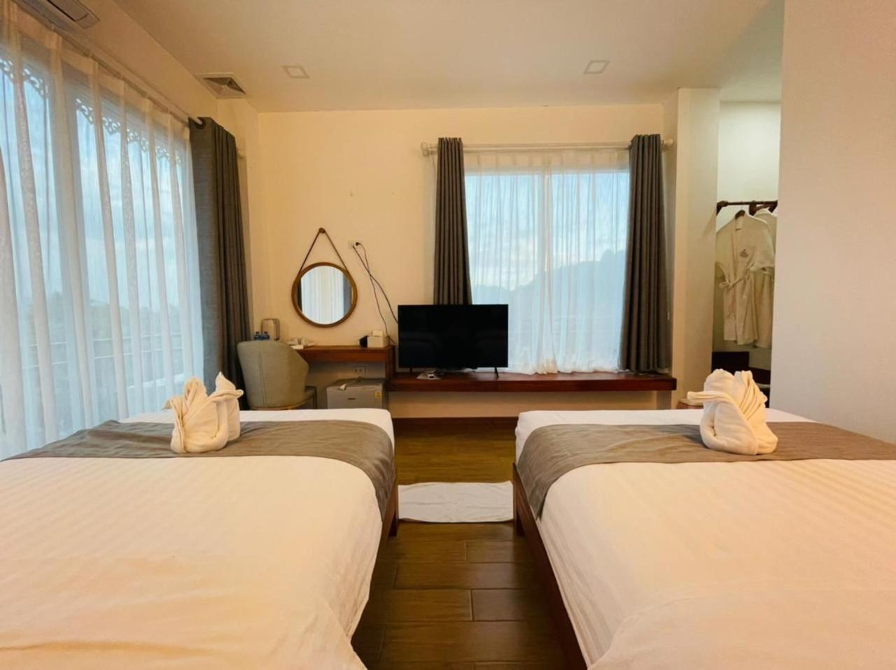 Deluxe Twin Room photo 3