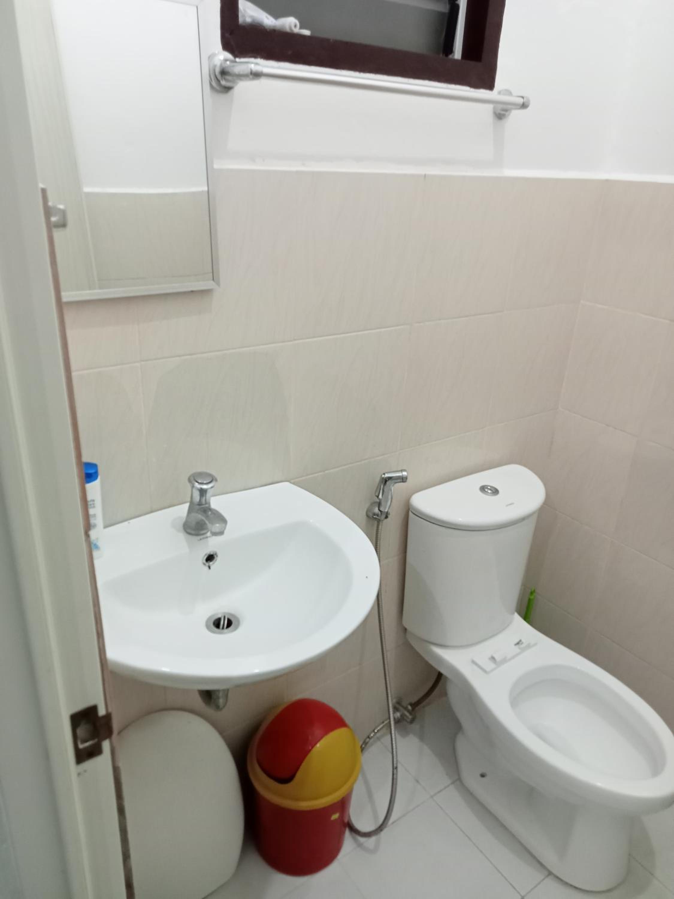 Budget Double Room - Photo 7