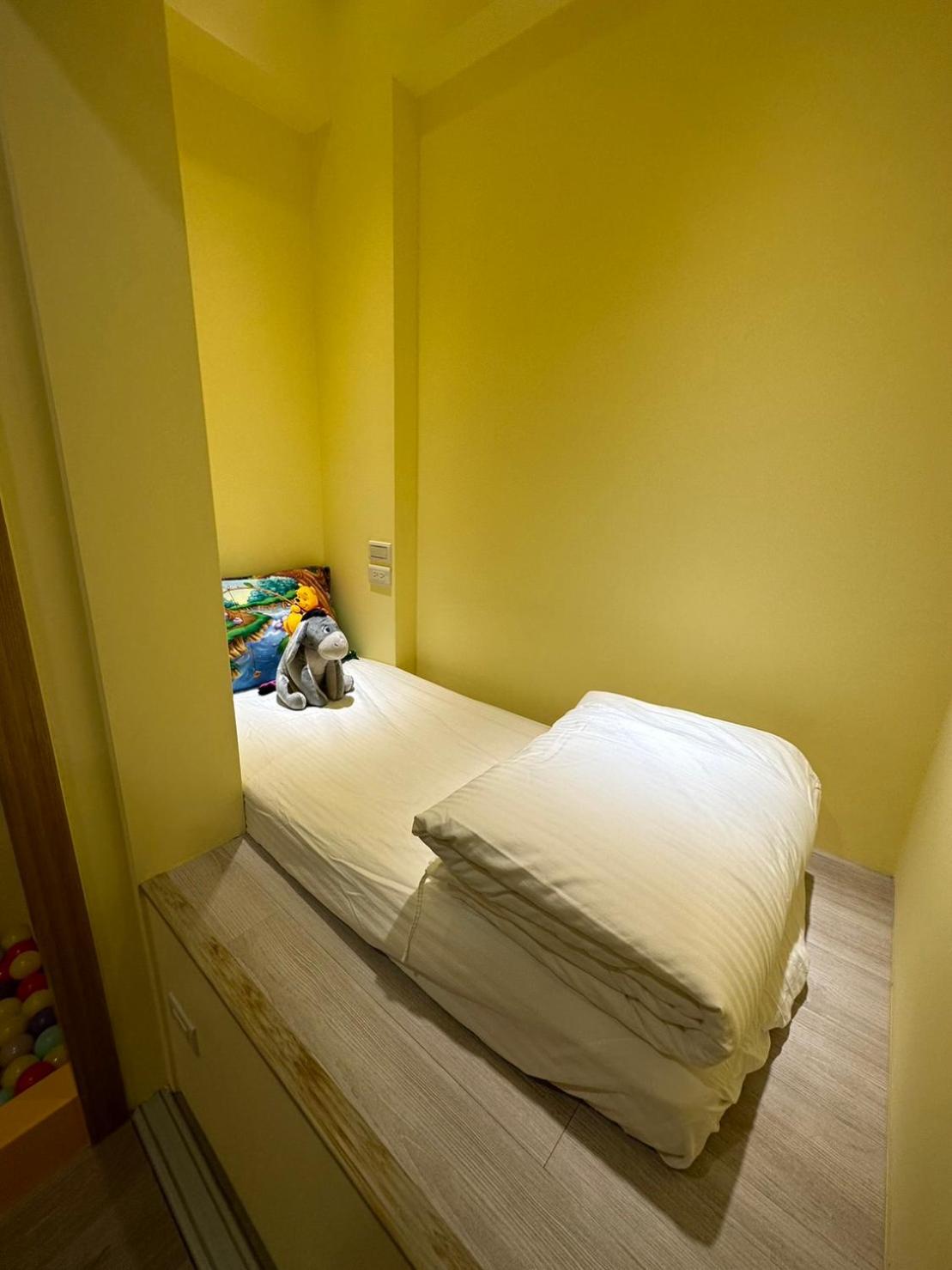 Quadruple Room with Bath - Photo 7