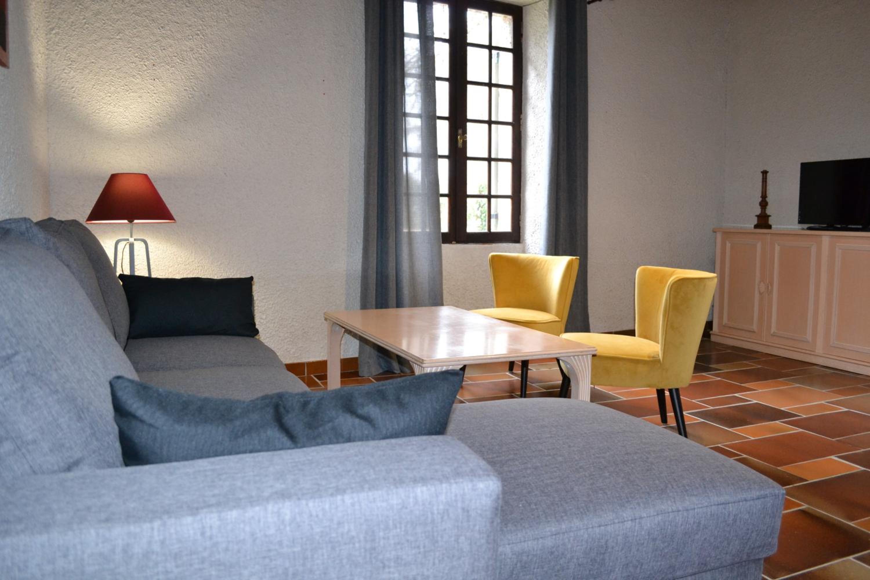 Four-Bedroom House photo 2