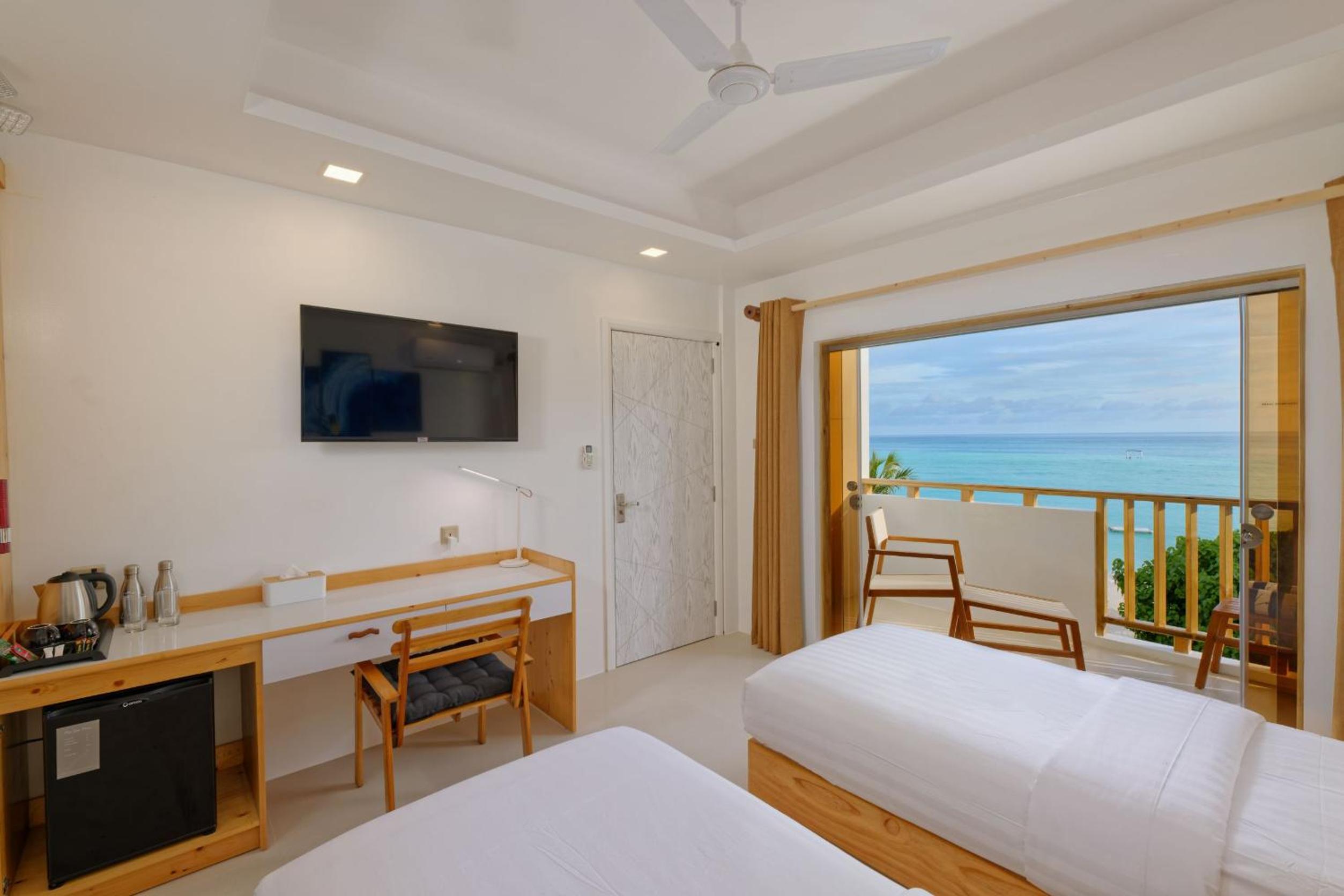 Deluxe Double Room with Sea View photo 3