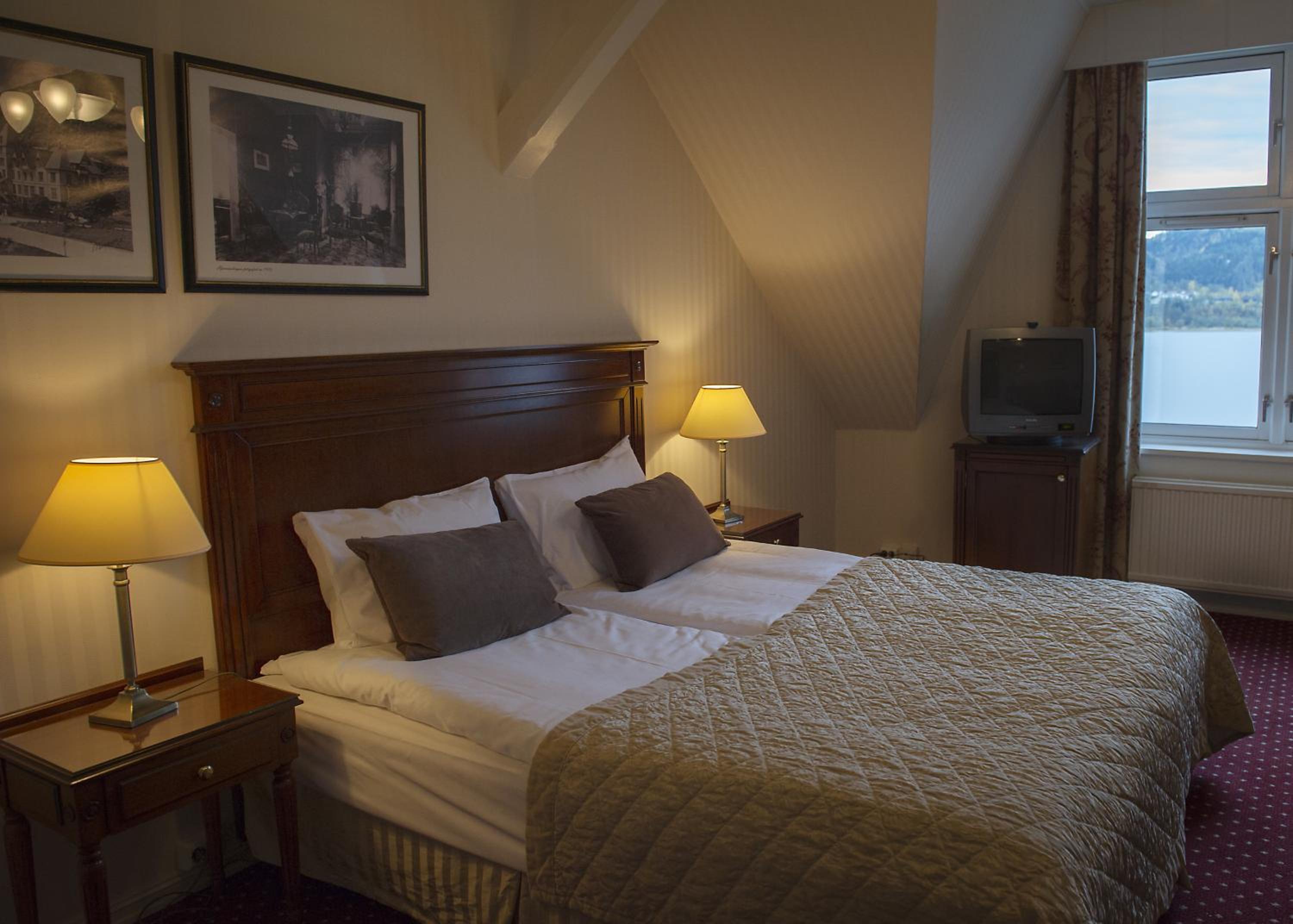 Historic Double Room with lake view photo 3