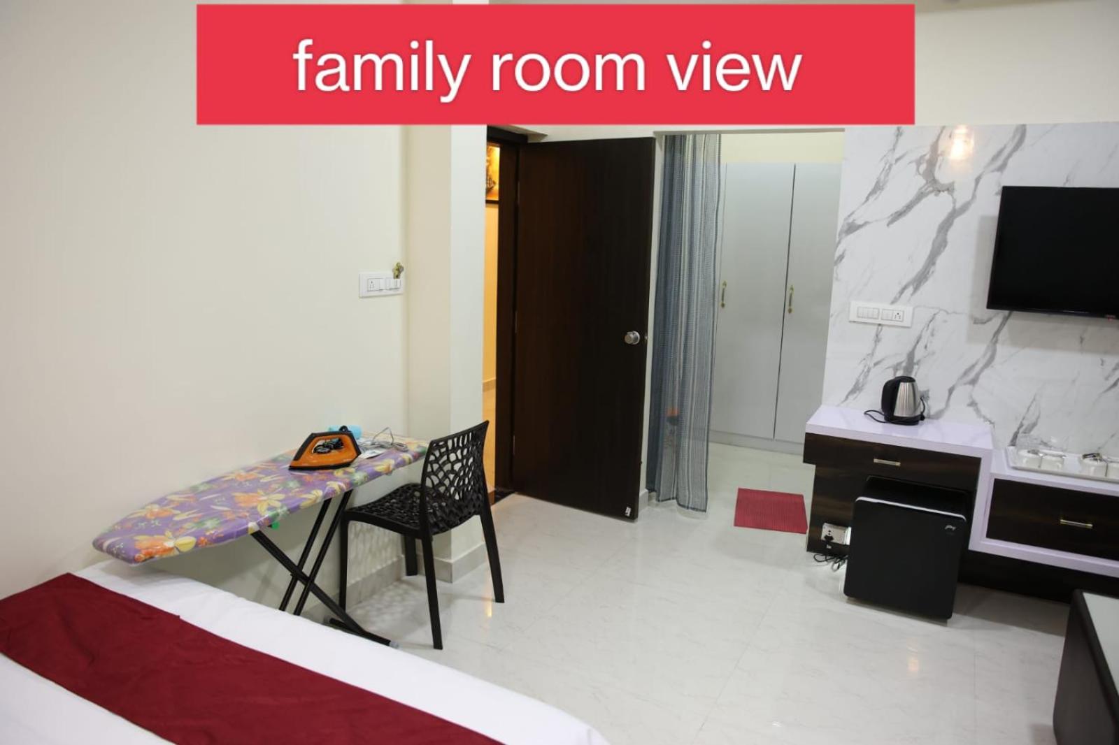 Family Room - Photo 6