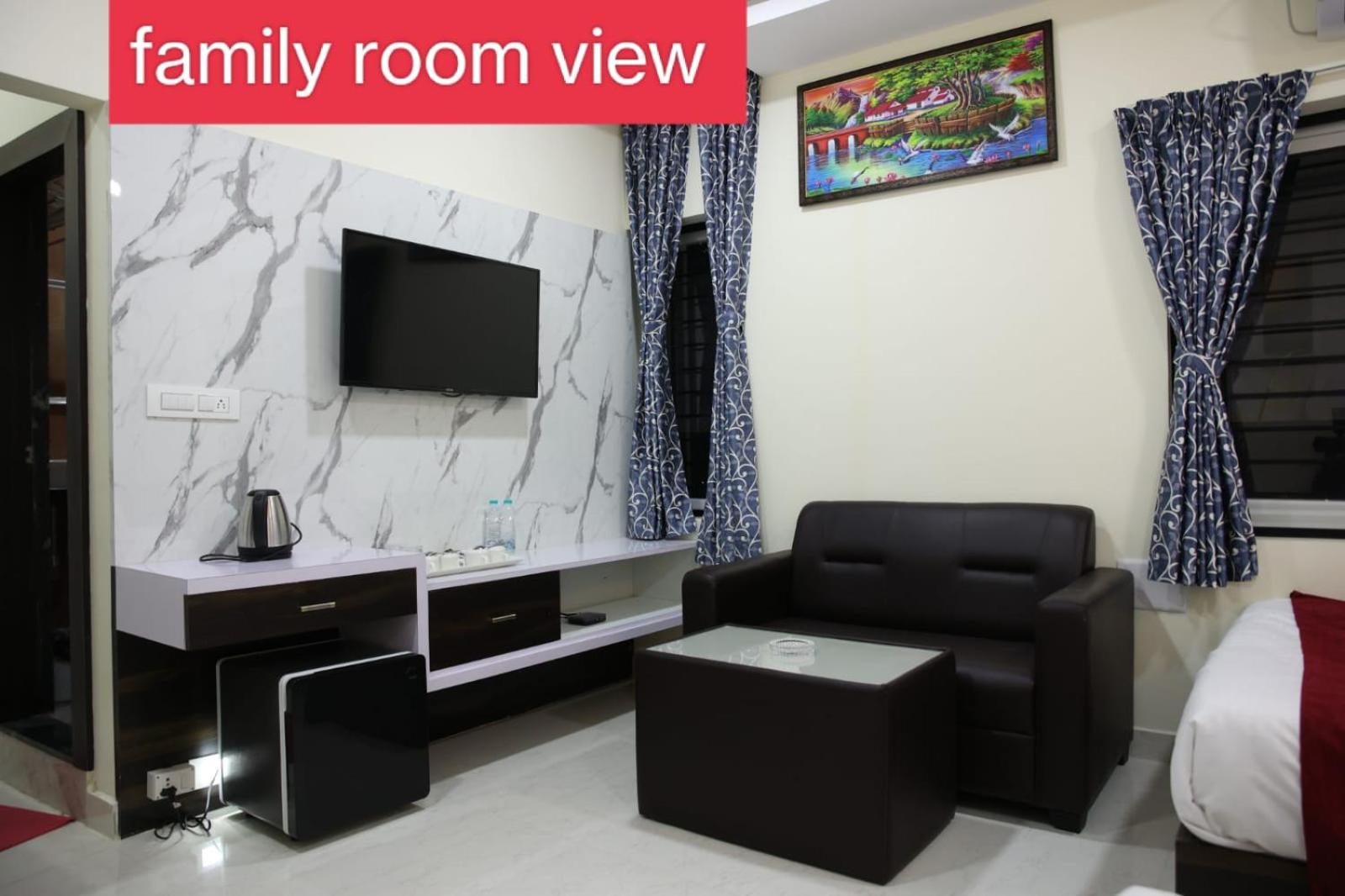 Family Room - Photo 7
