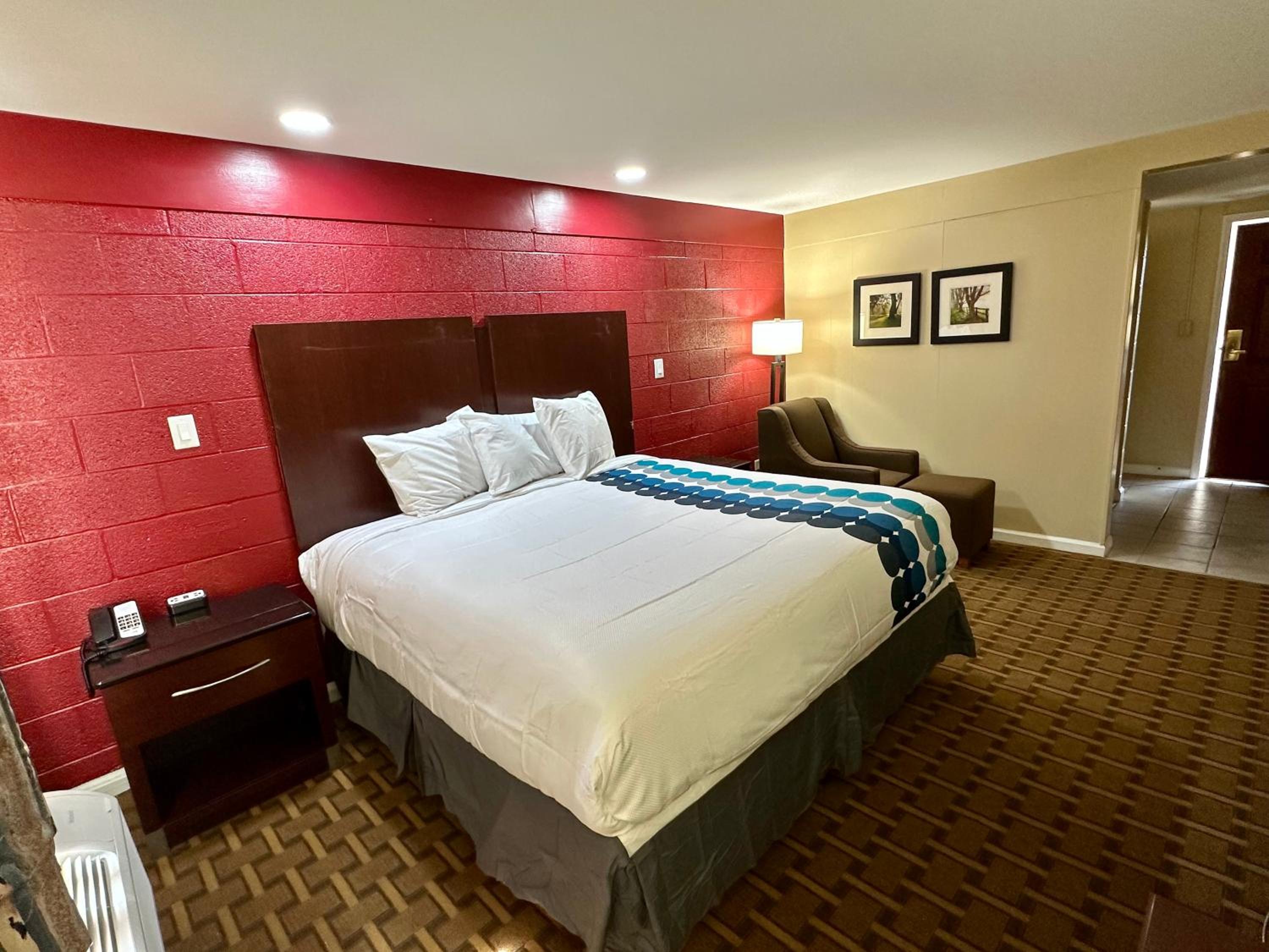 Standard King Room photo 2