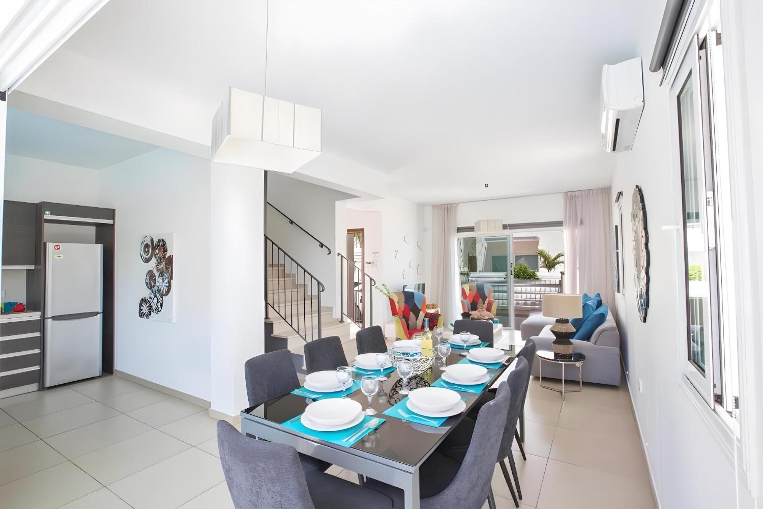 Deluxe Villa with Private Pool - Photo 23