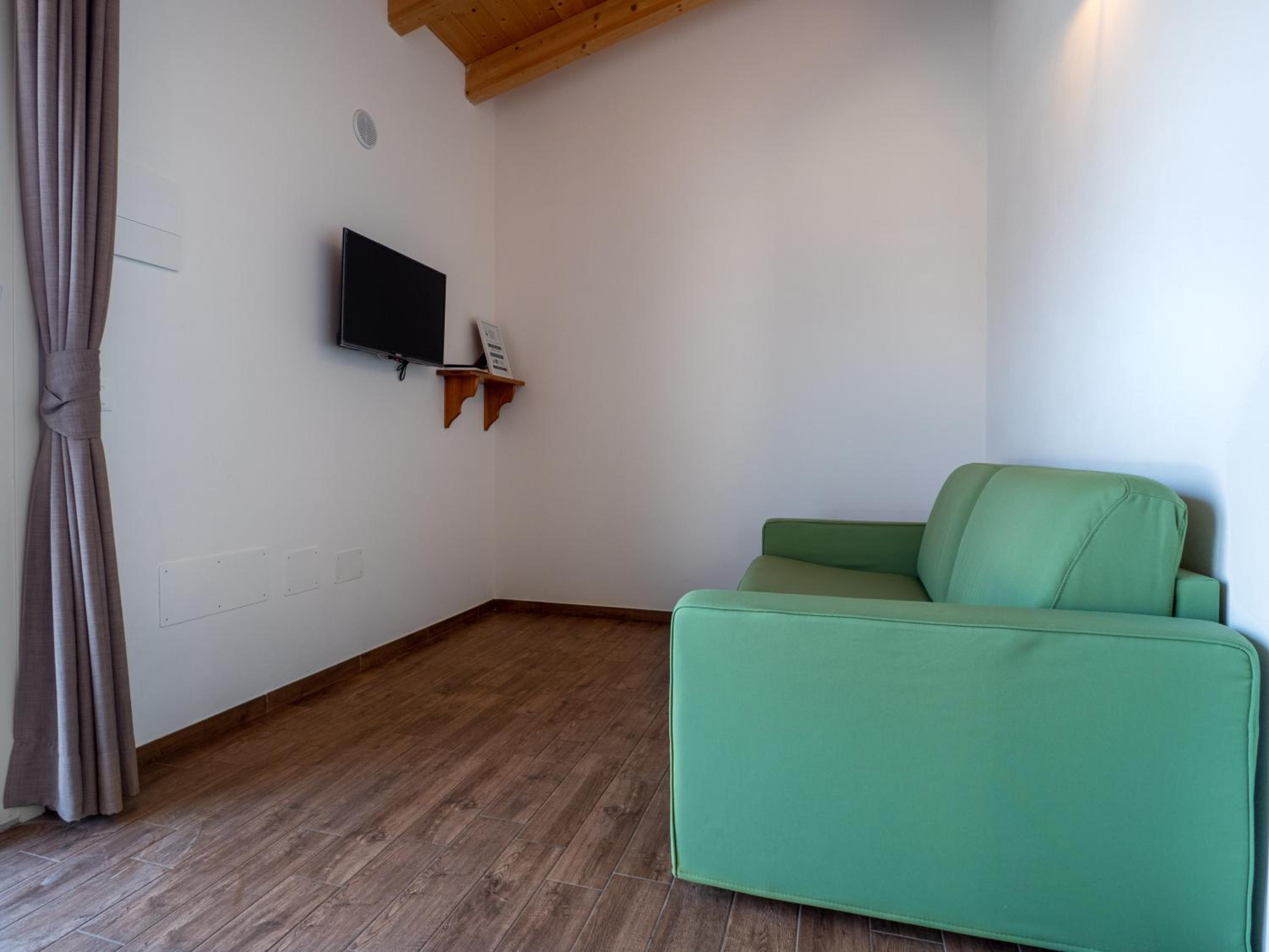 Apartment with Lake View