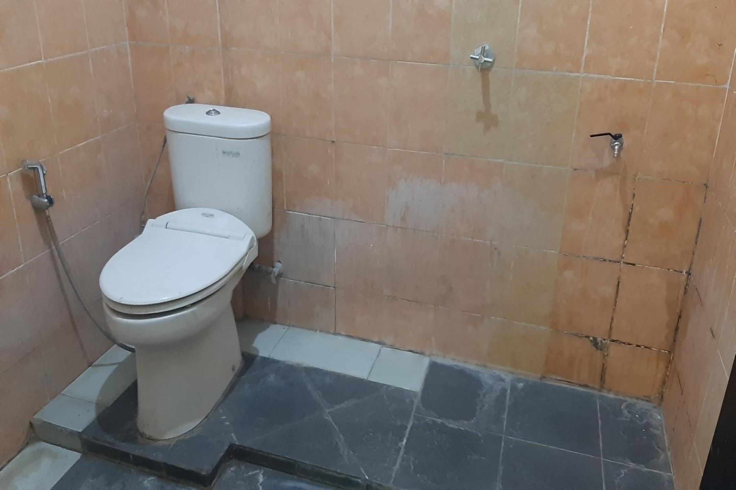 Double Room - Photo 5