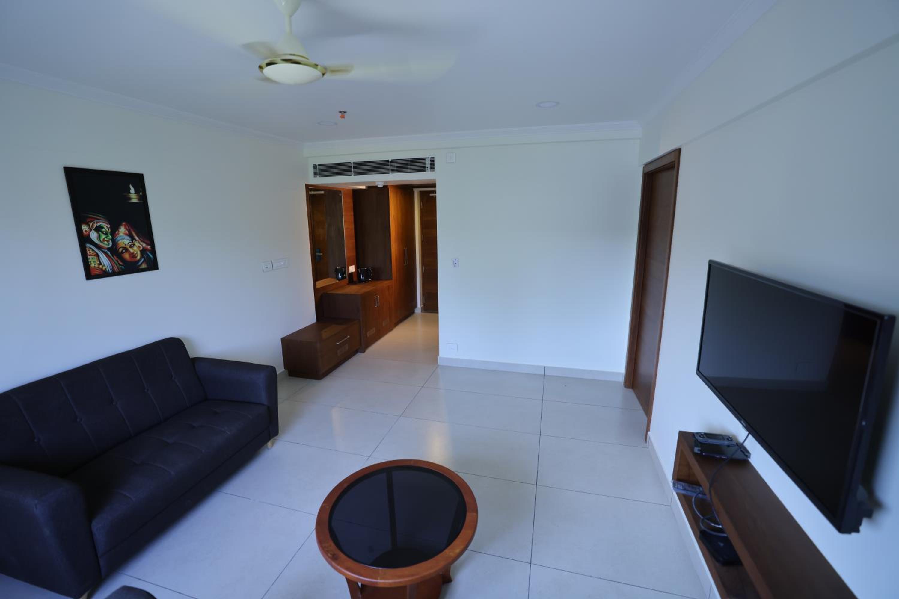 Deluxe King Suite