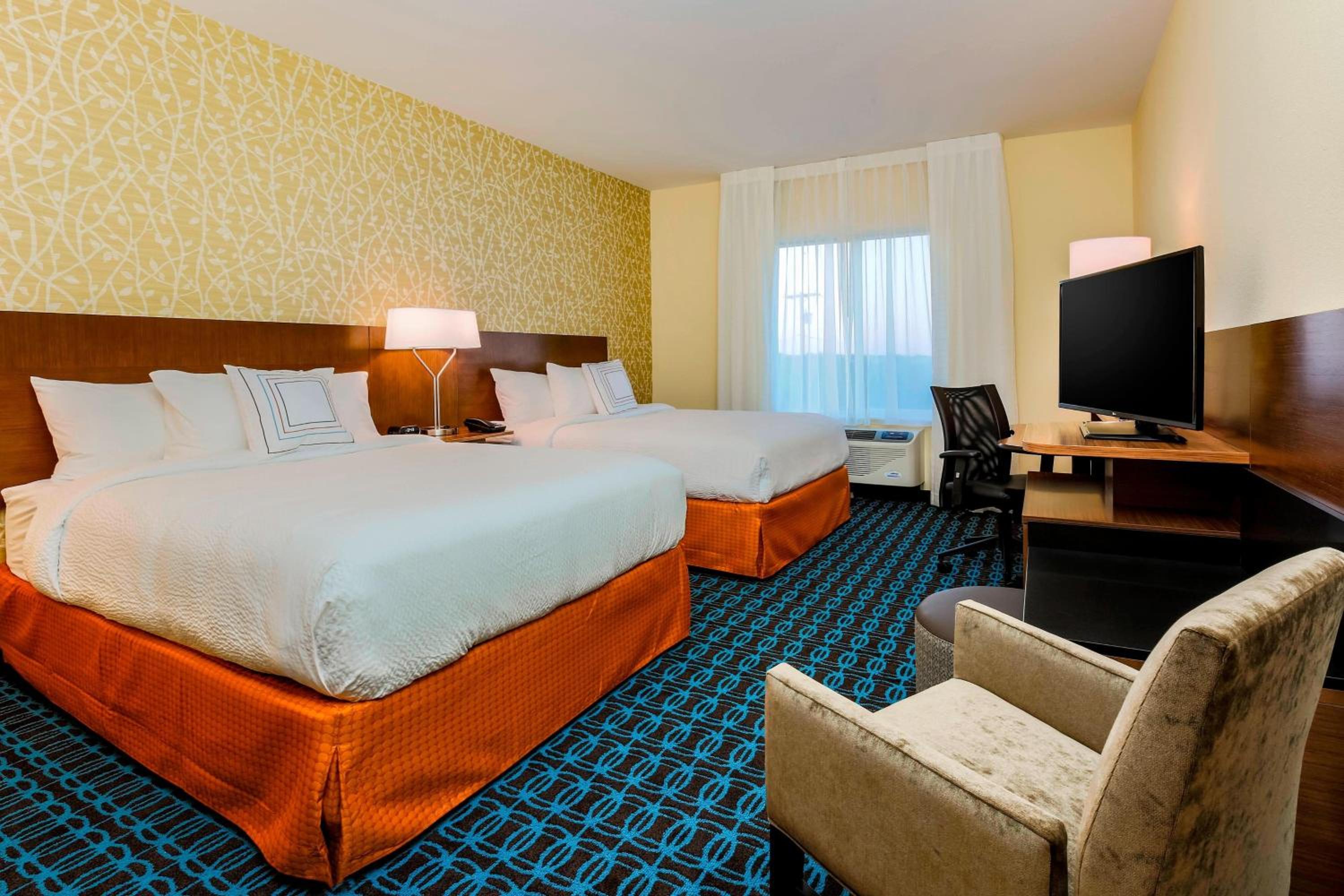 Queen Room with Two Queen Beds - Hearing Accessible