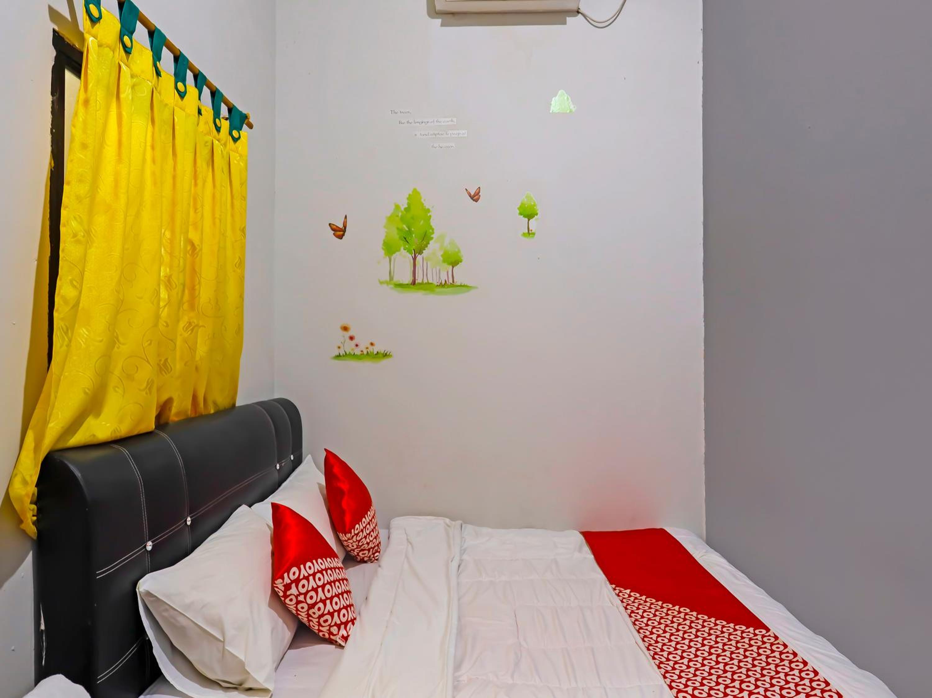Deluxe Double Room - Photo 13