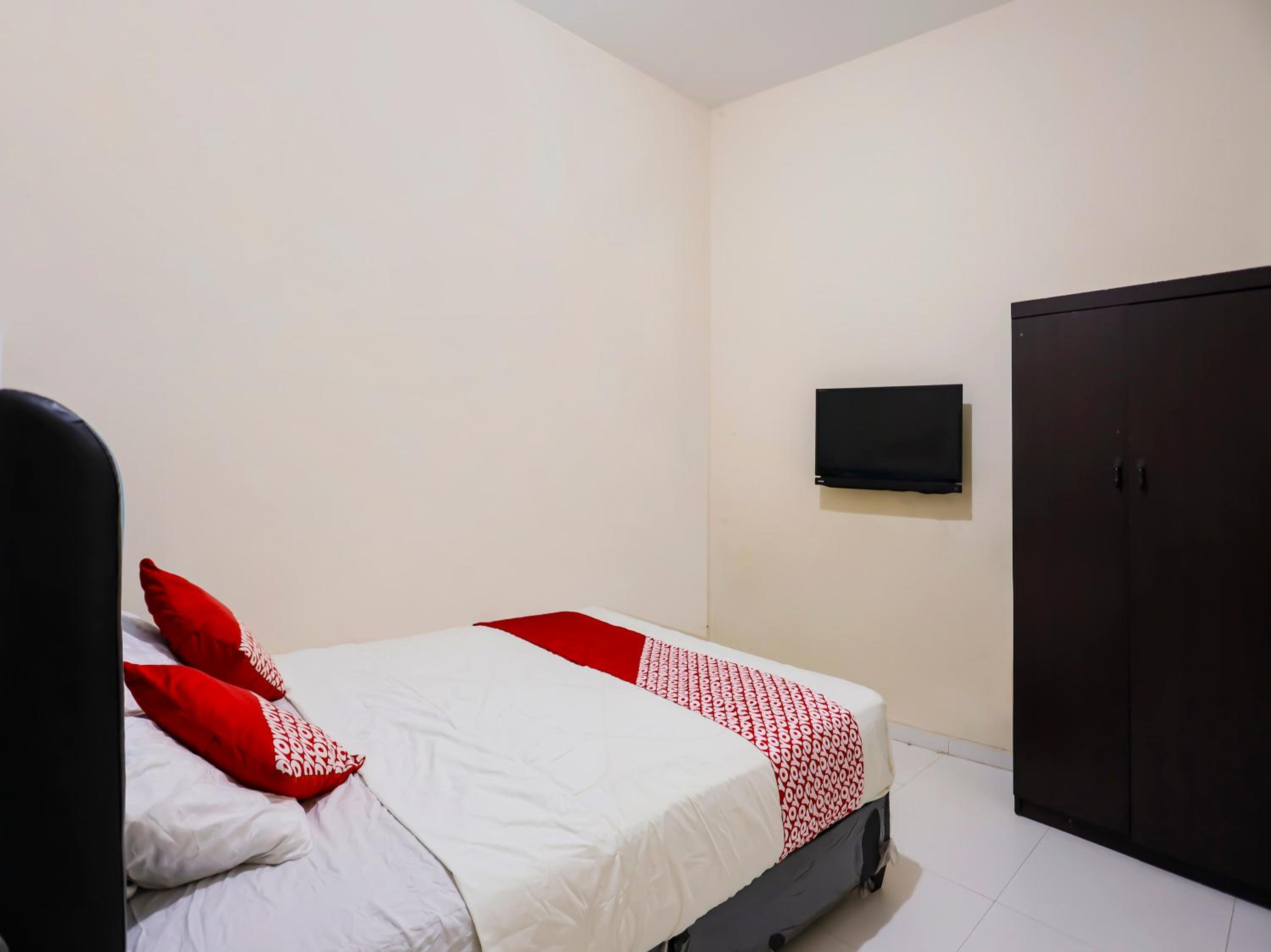 Deluxe Double Room - Photo 12