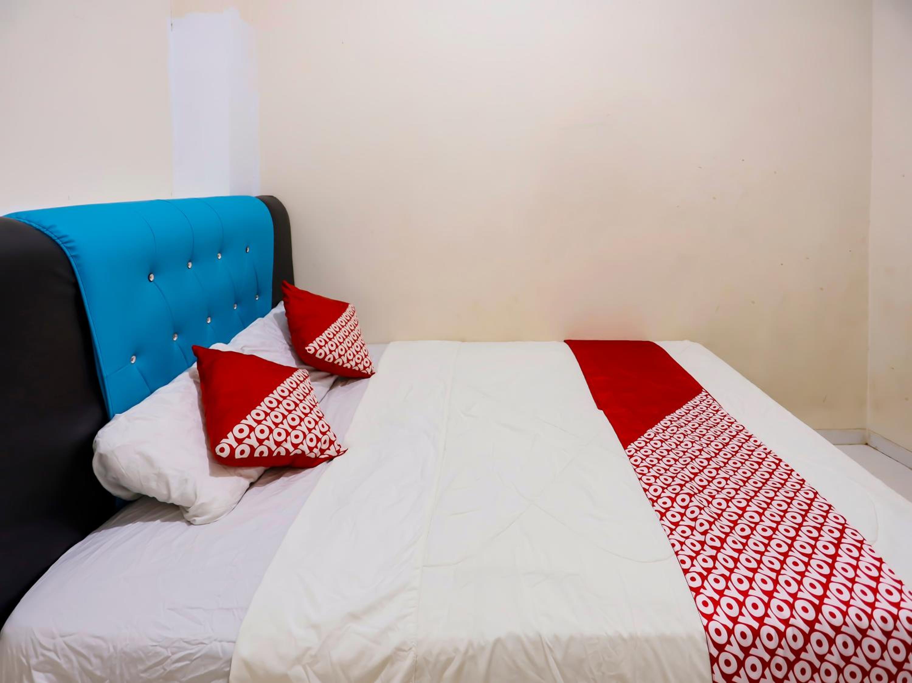 Deluxe Double Room - Photo 9