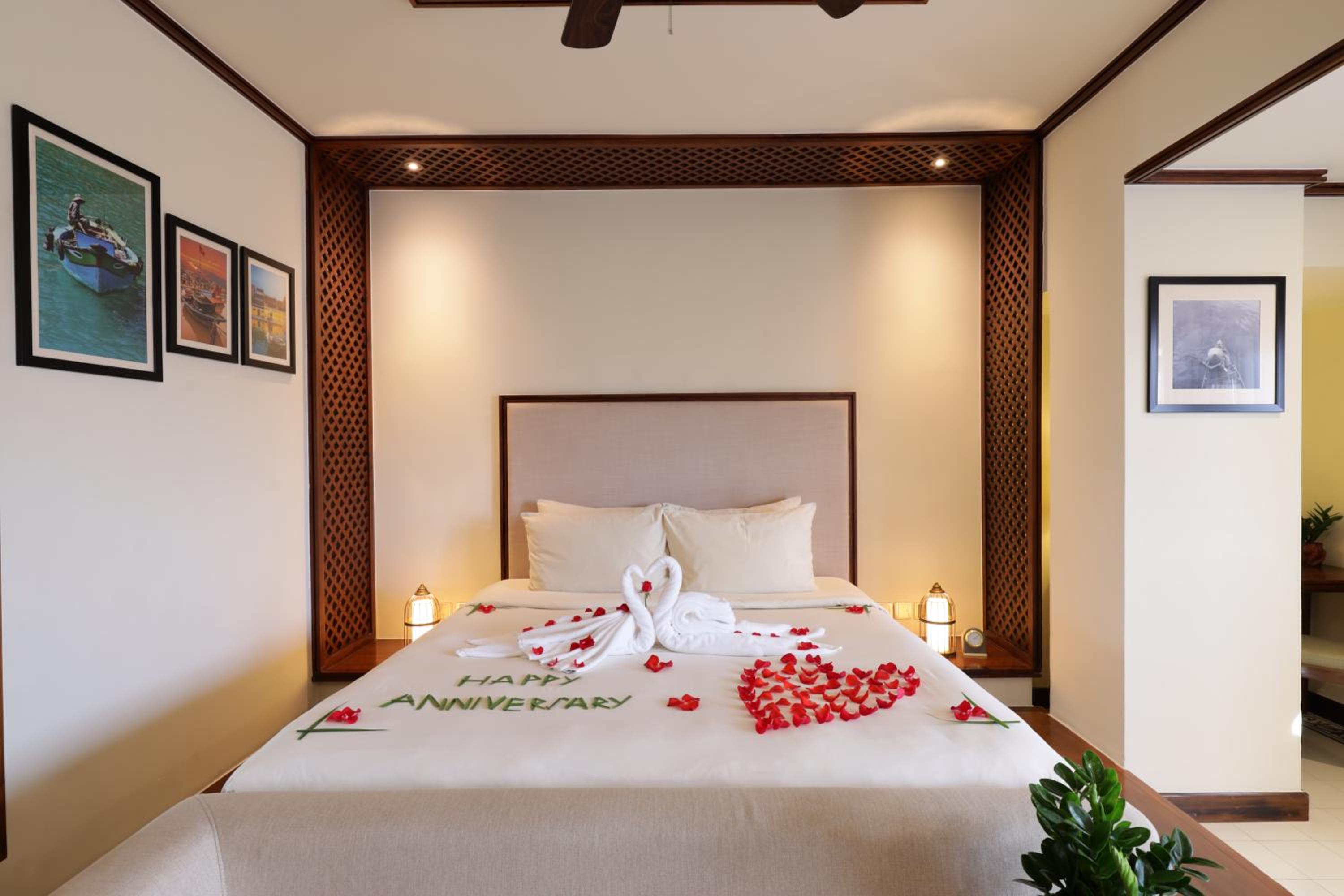 Rooftop Jacuzzi Suite photo 2