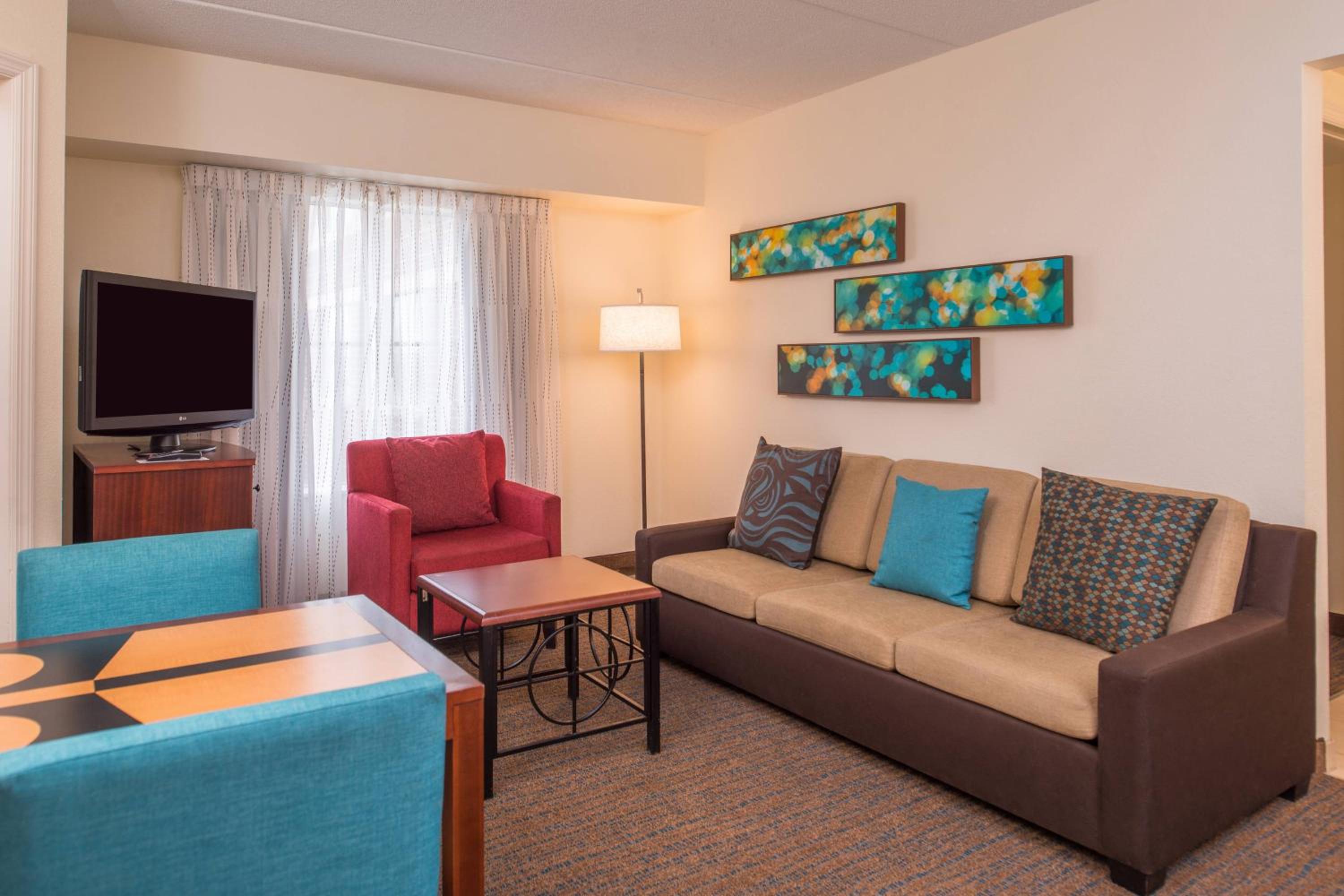 Executive Suite - Photo 5