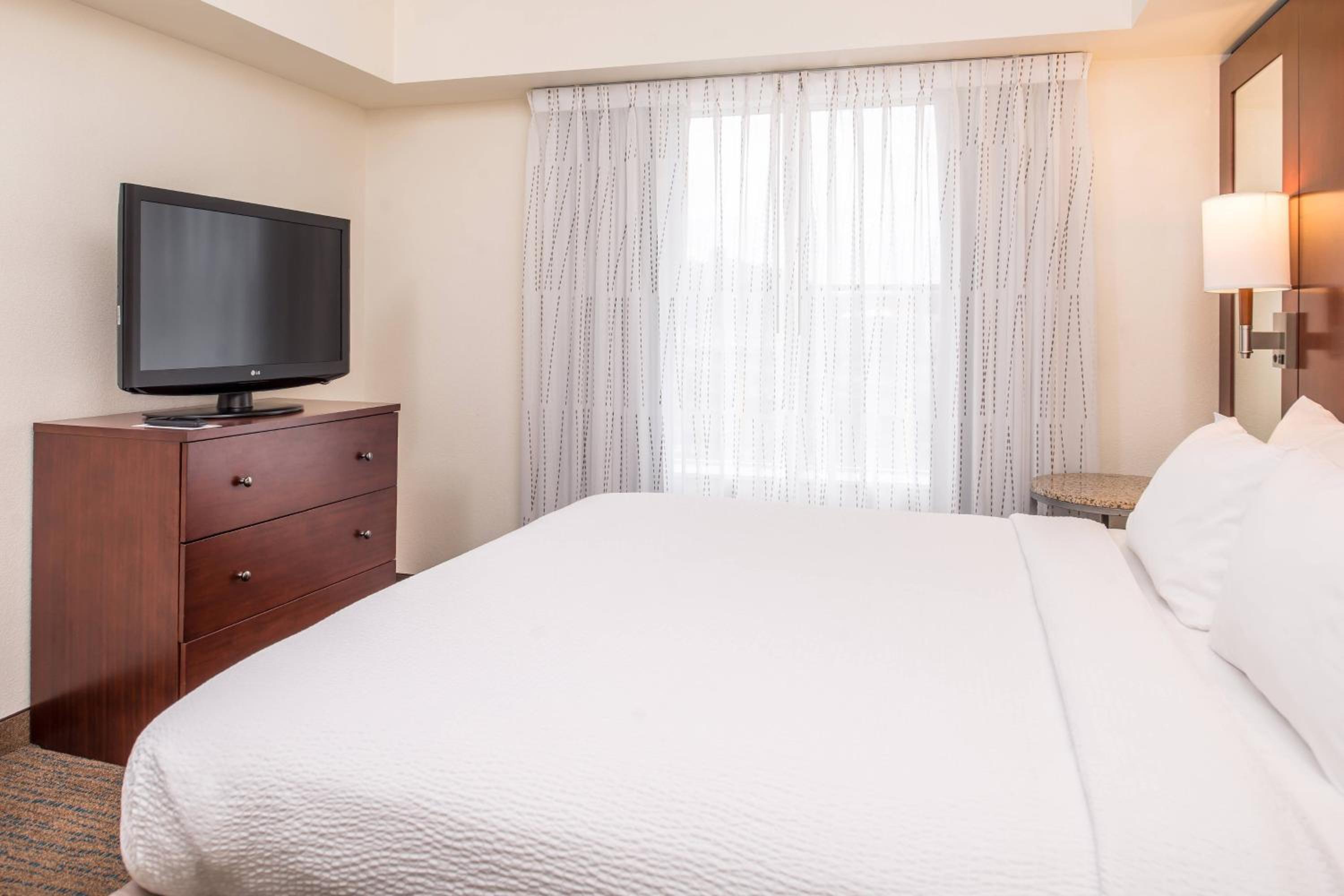 Executive Suite - Photo 4