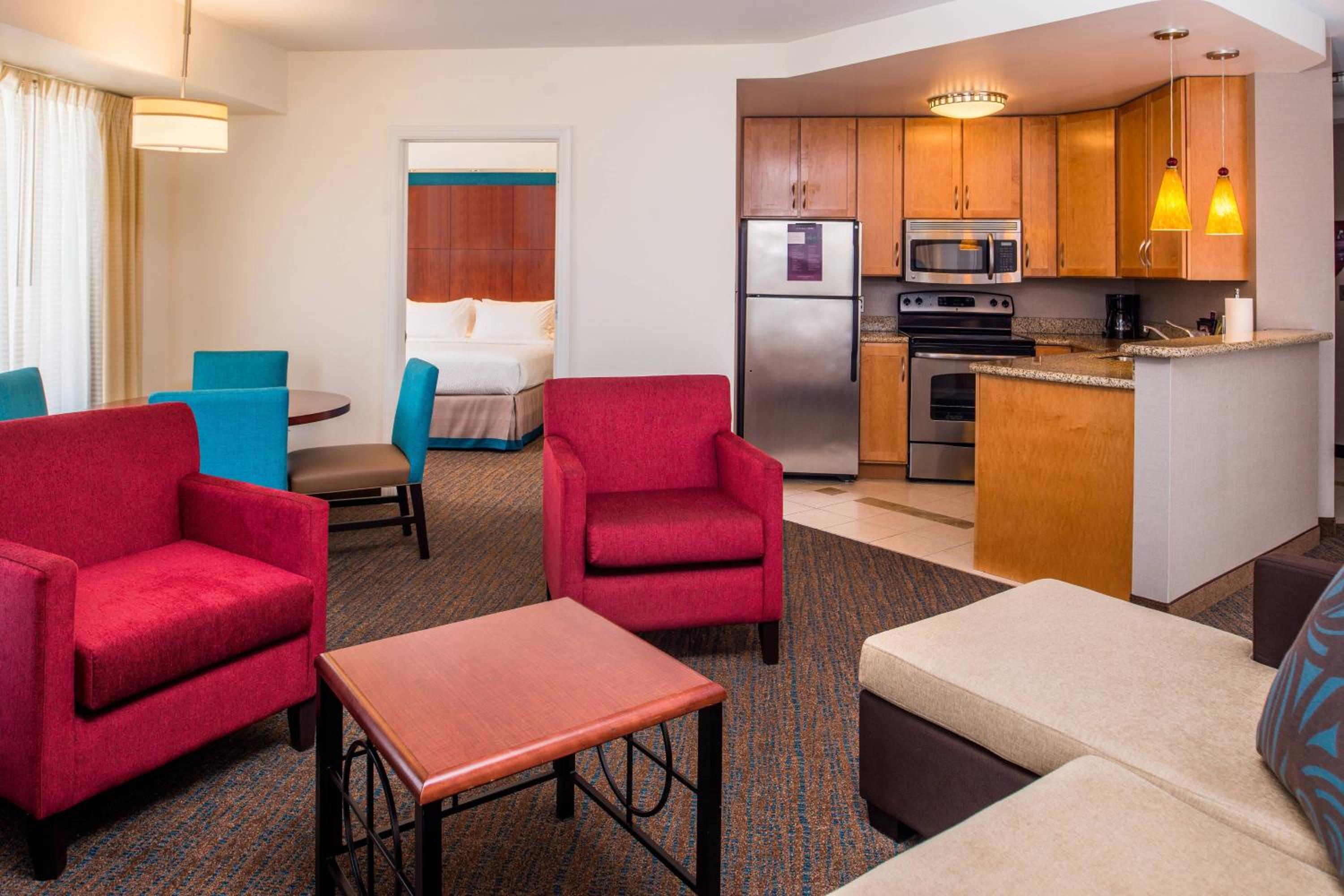Executive Suite - Photo 12