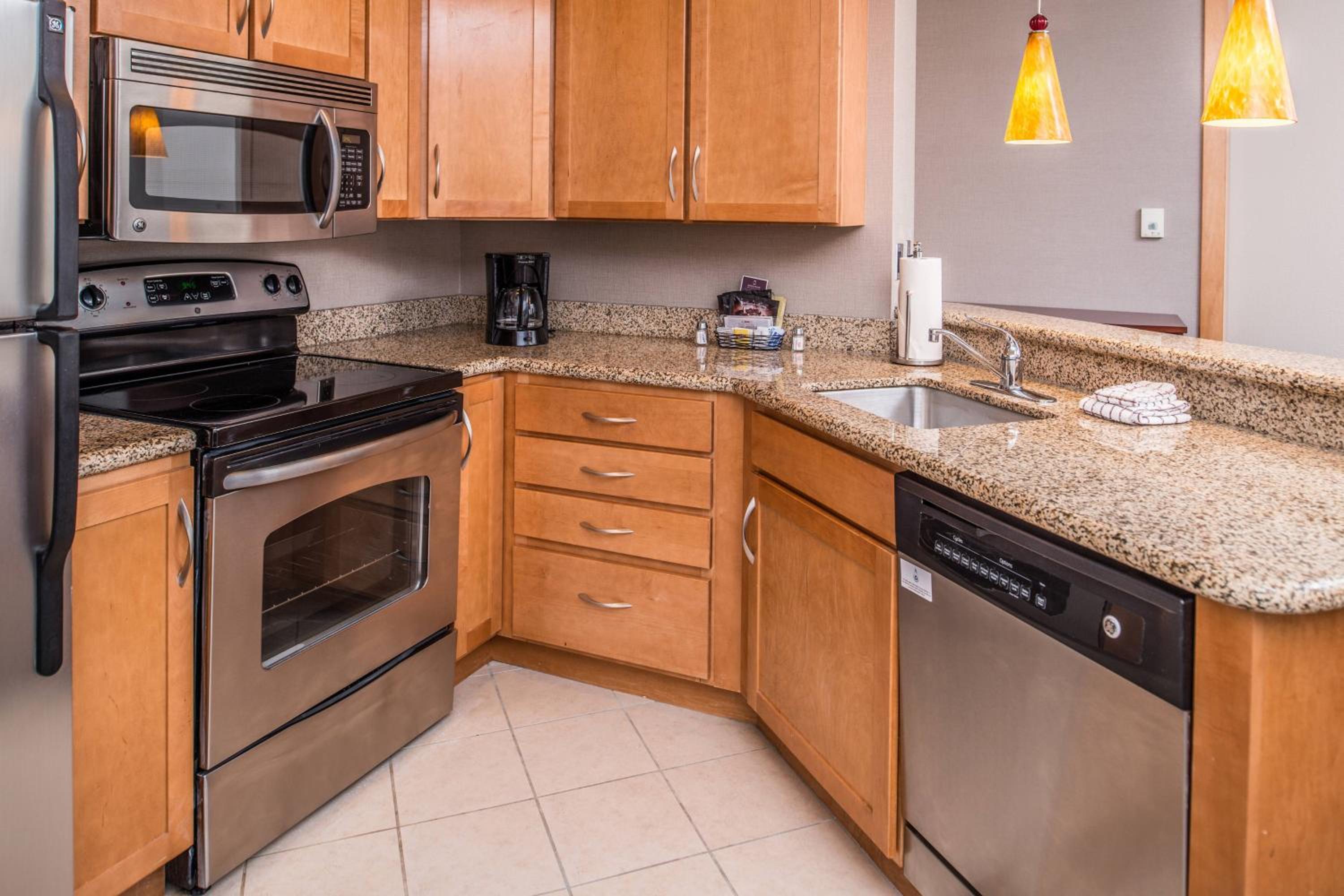 Executive Suite - Photo 8
