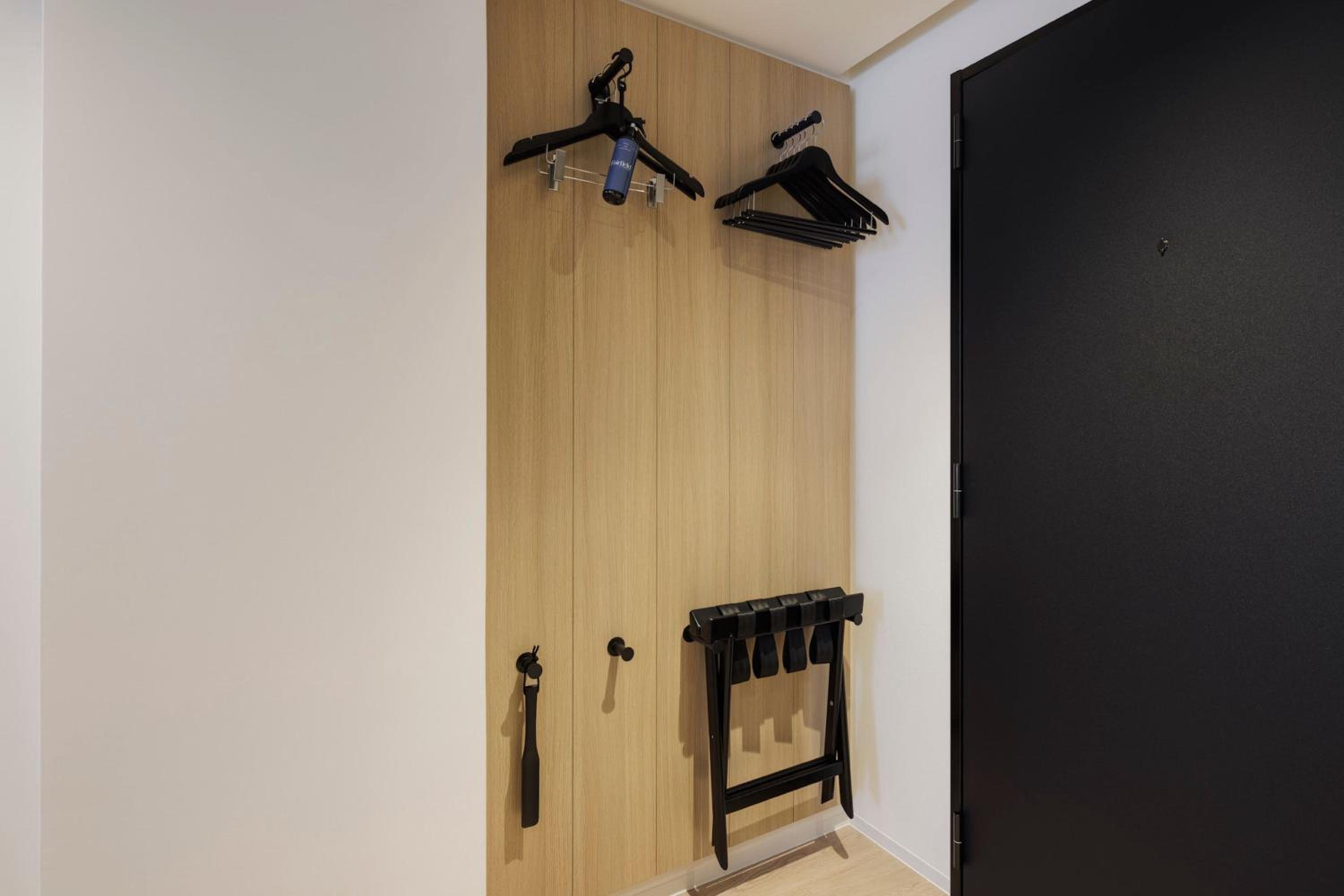 Standard Twin Room - Photo 5