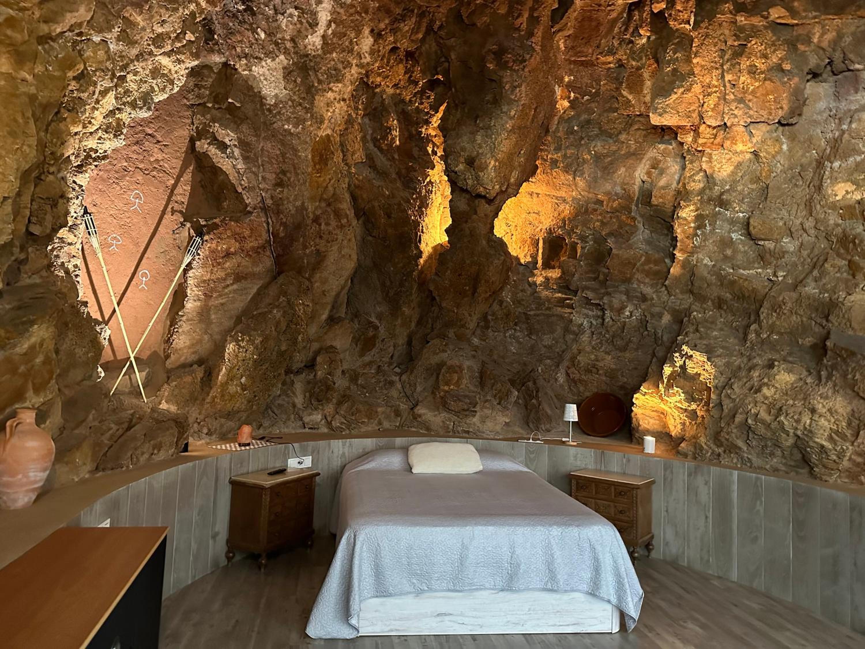 Apartamento de dos habitaciones con balcón y vista al mar