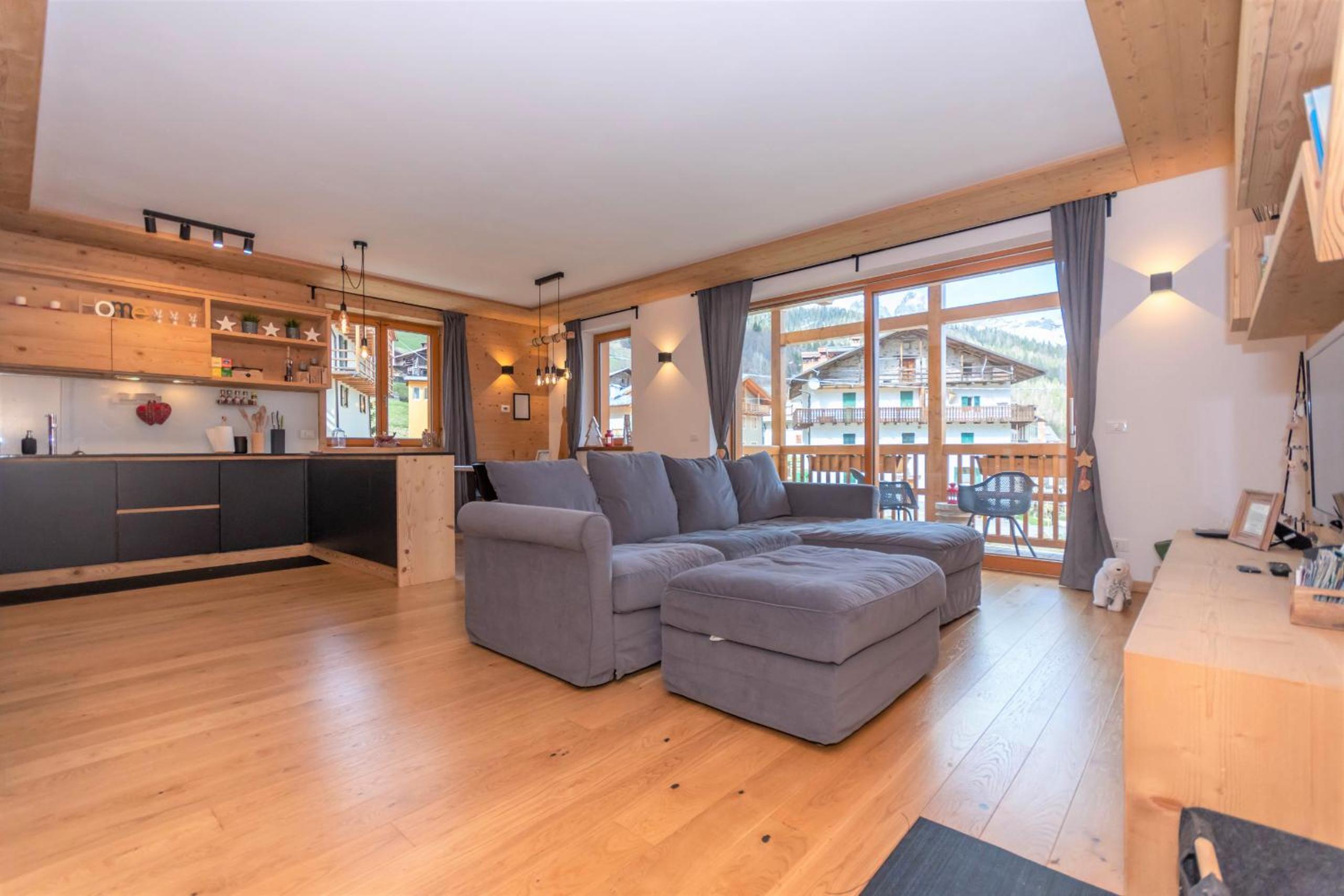 Apartment with Mountain View photo 1