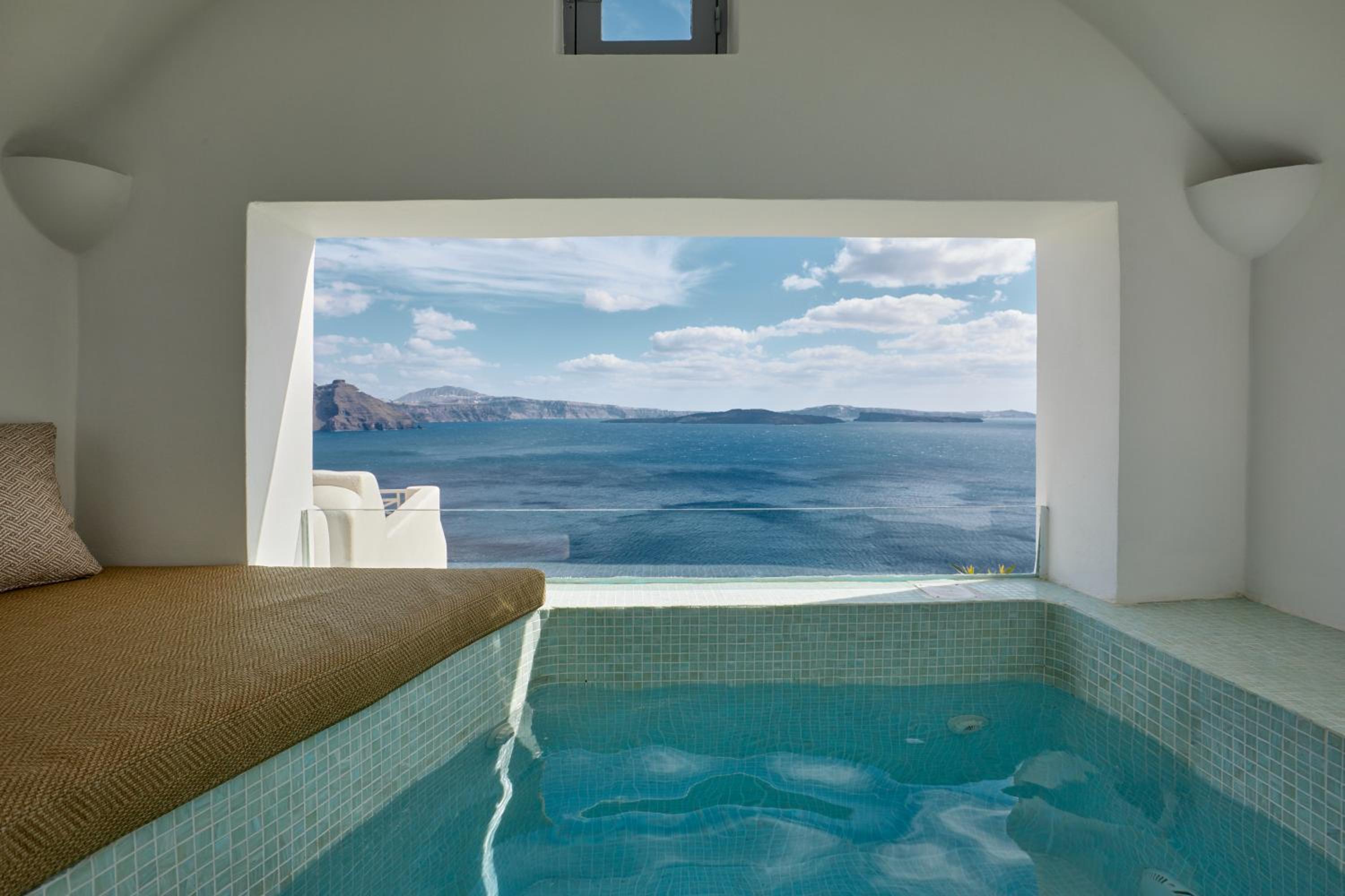 Junior Suite with Outdoor Heated Jetted Tub - Photo 5